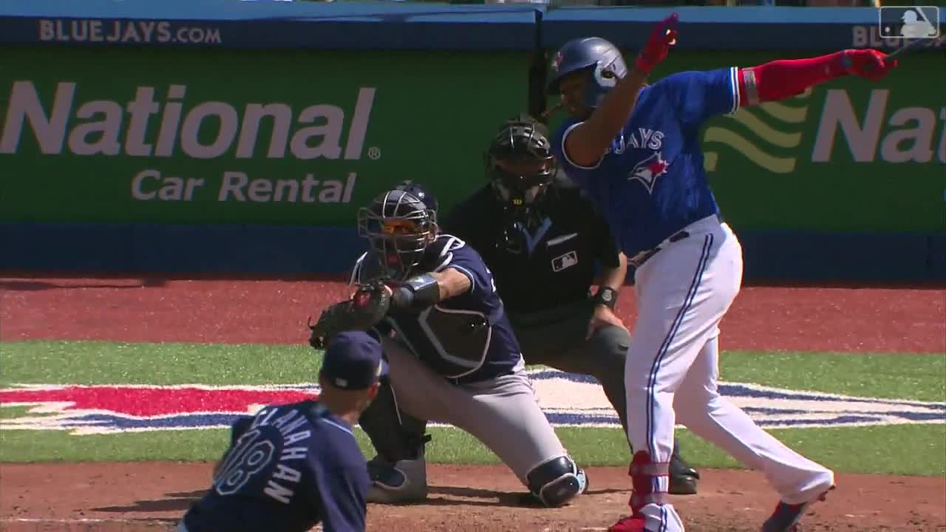 McClanahan poncha a Vlad Jr. 