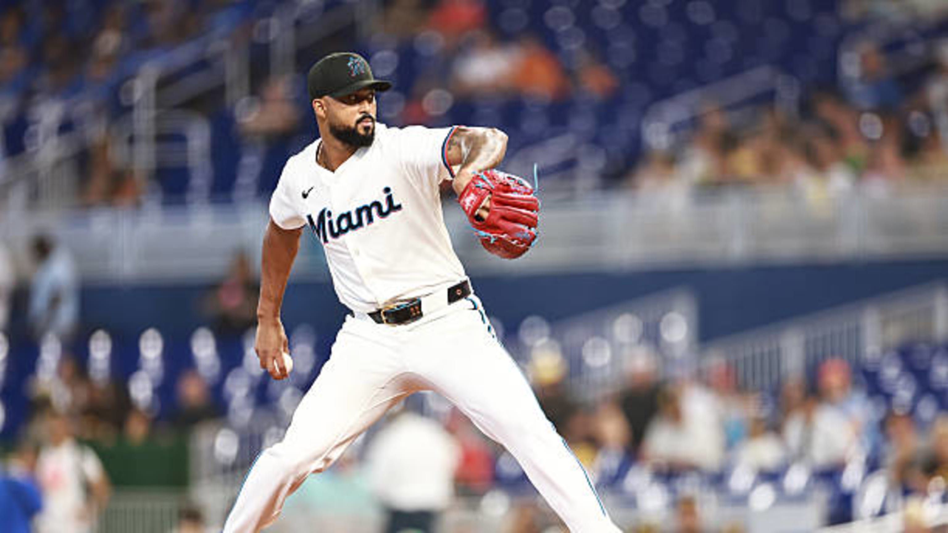 Gran apertura de Sandy Alcántara
