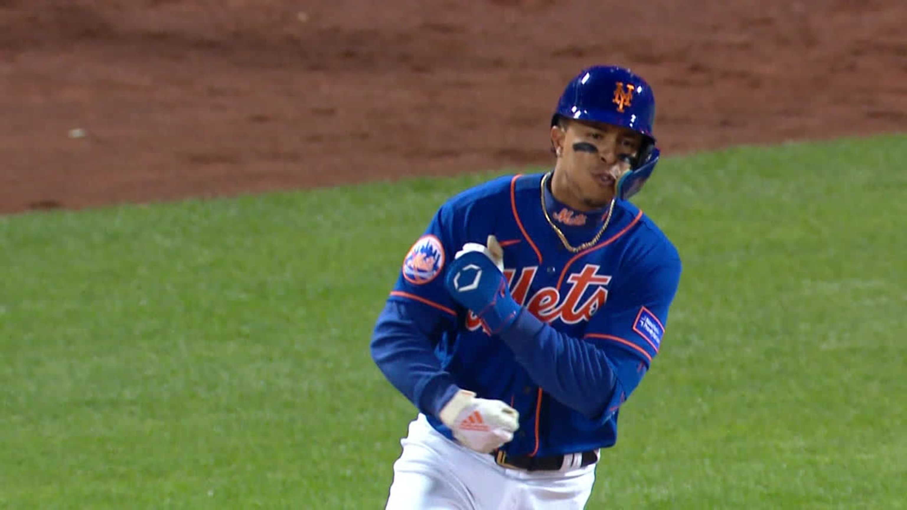 Mark Vientos pega HR de 2 rayas