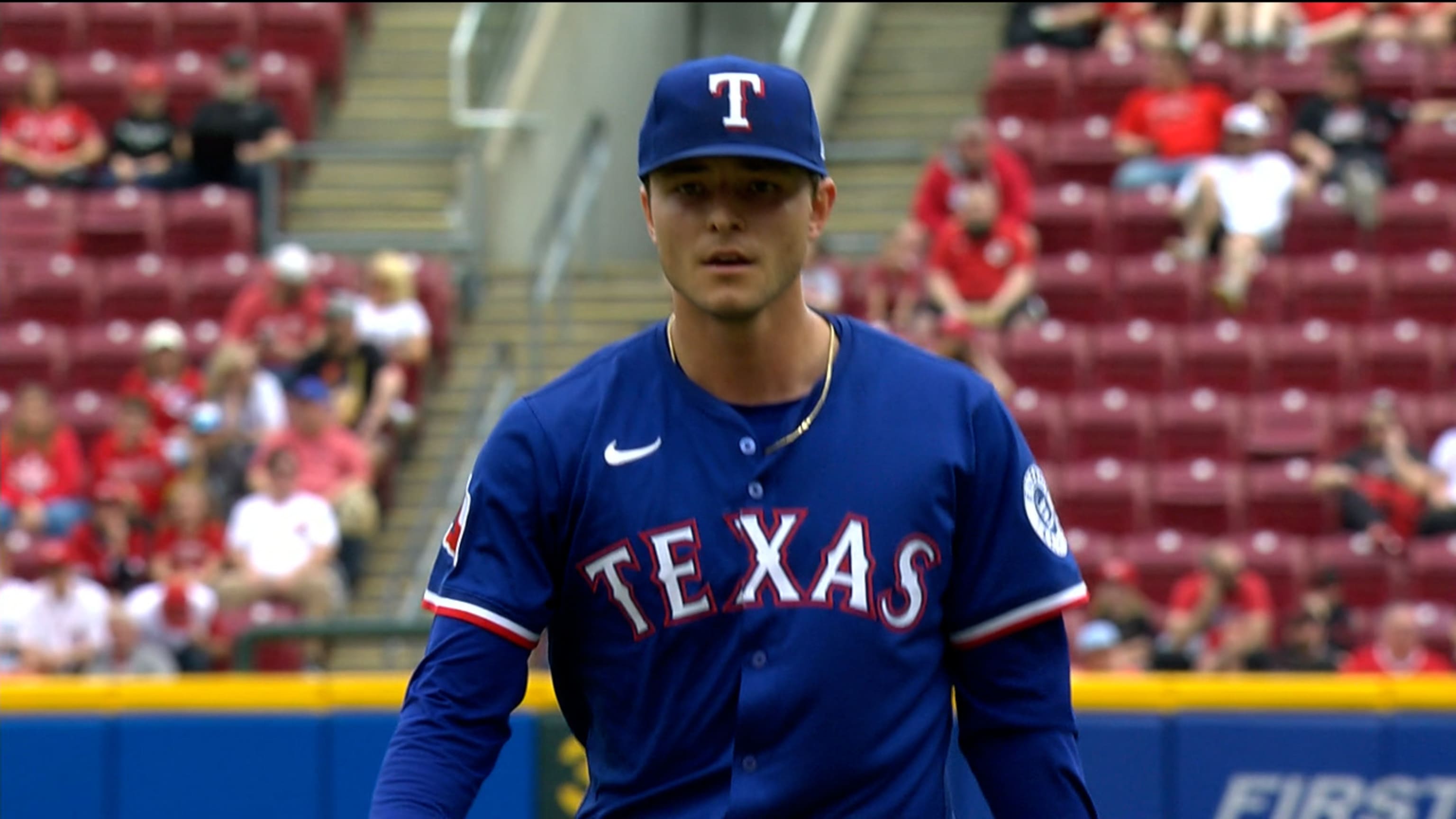 Jack Leiter bị phồng rộp và rời sân sớm ở trận chung kết