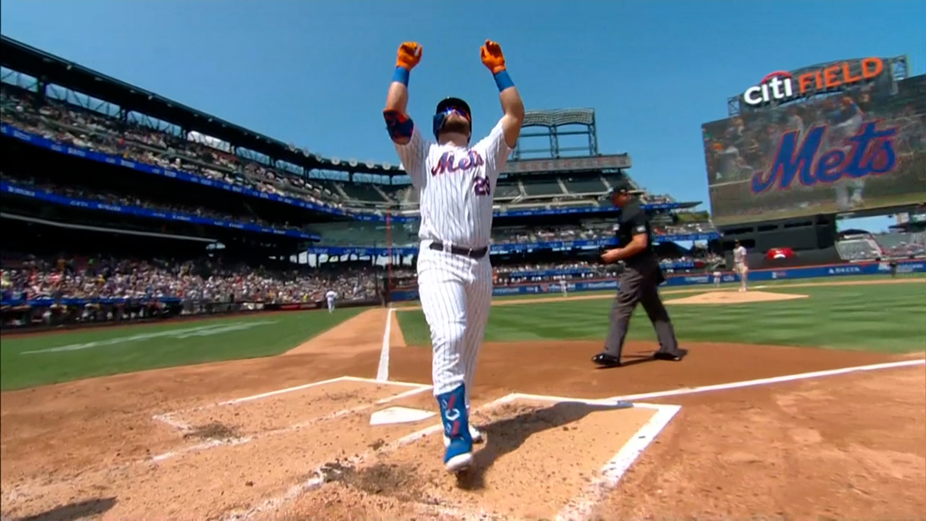 Mets blast Pirates 8-3 behind DJ Stewart's 2 HRs