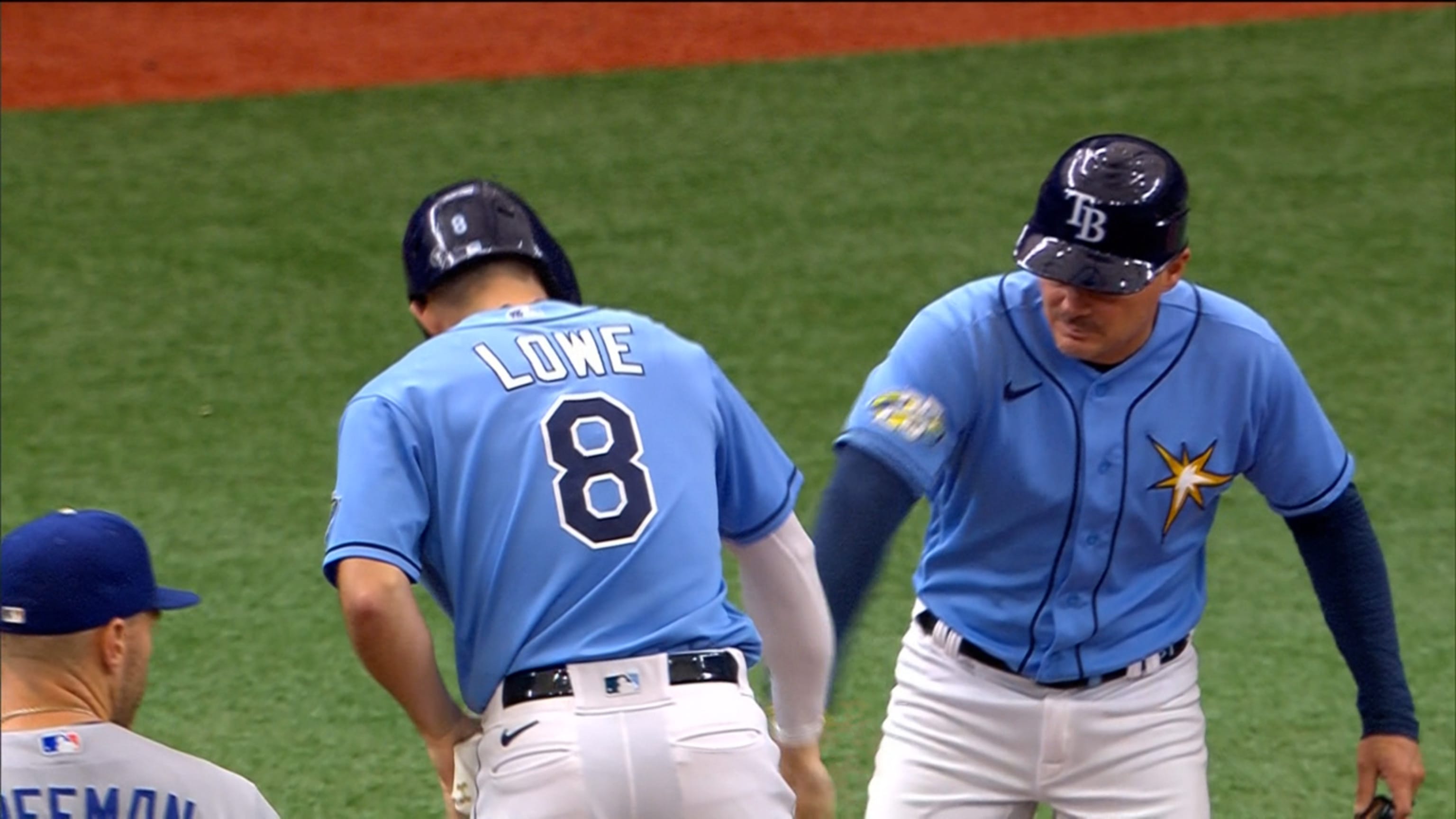 Brothers Josh Lowe, Nathaniel Lowe face off for first time in Majors
