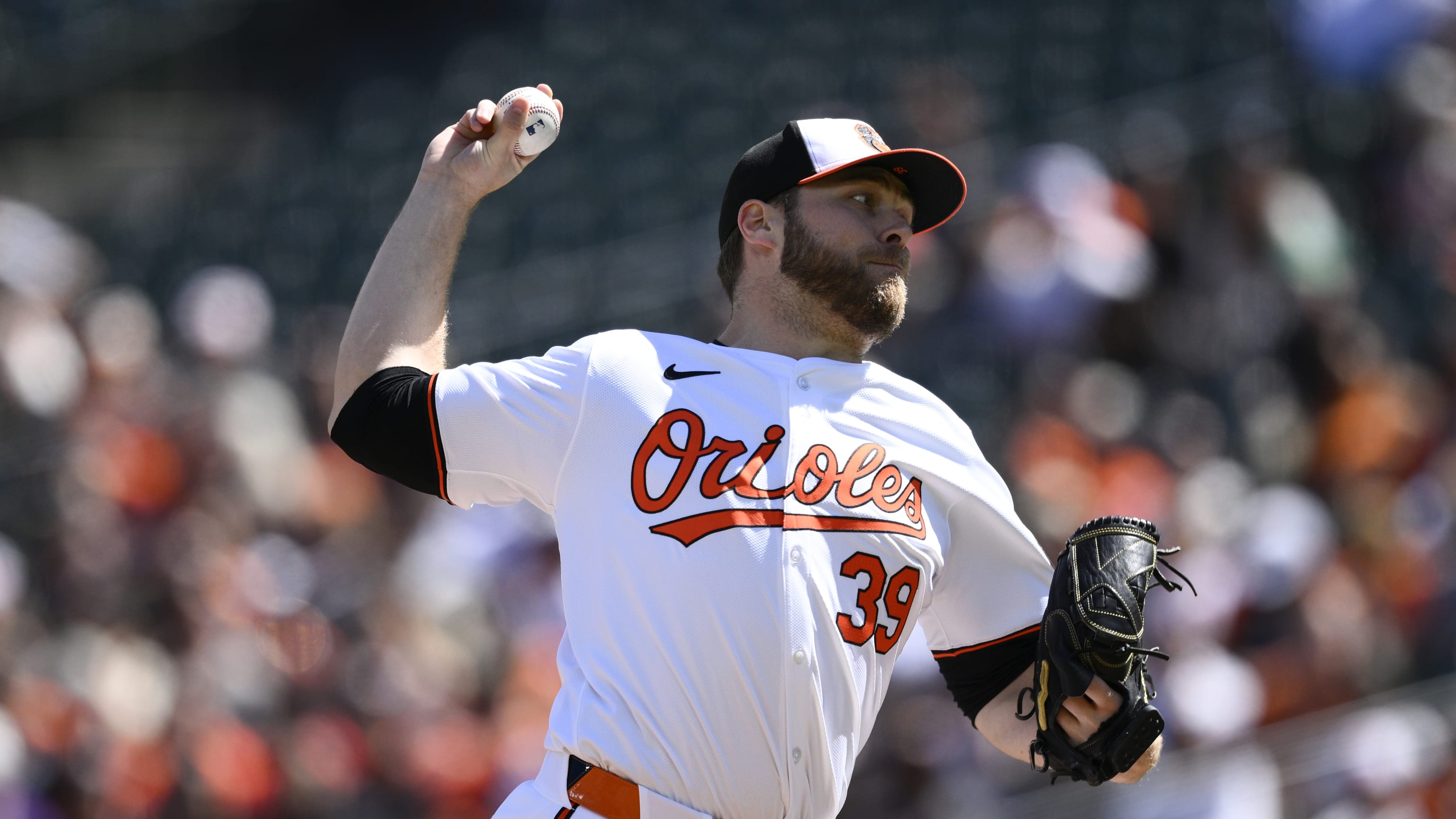 Corbin Burnes poncha a tres