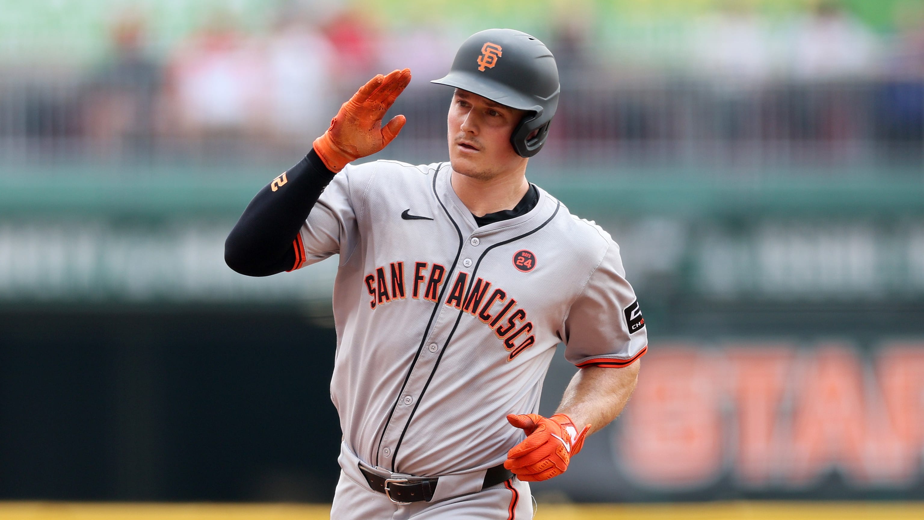 Matt Chapman signs 6-year extension with Giants