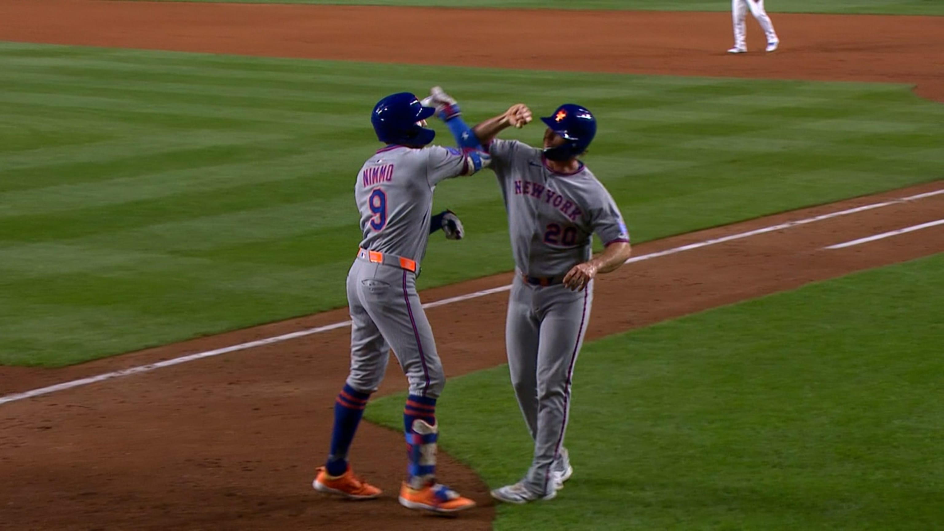 Francisco Alvarez's homer gives Mets 1-game Wild Card lead