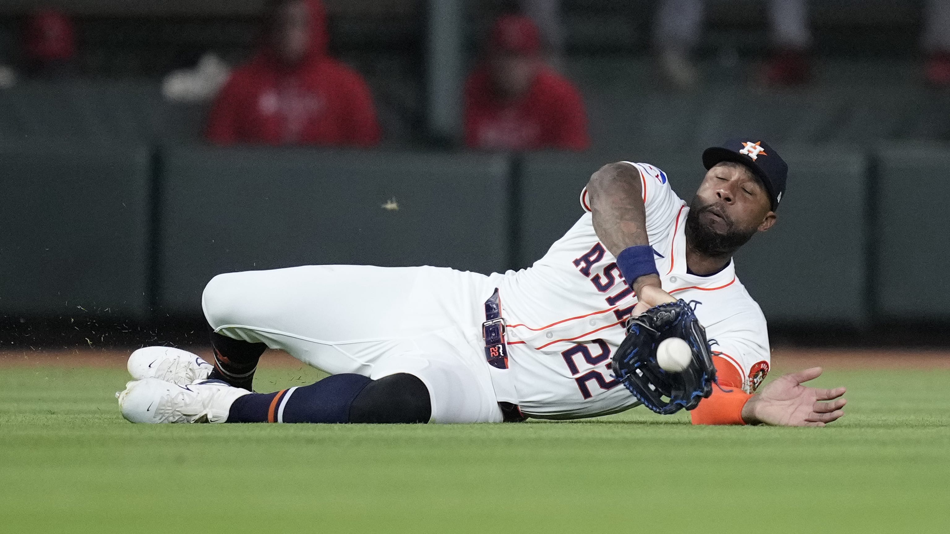Yusei Kikuchi, Jon Singleton lead Astros past Angels