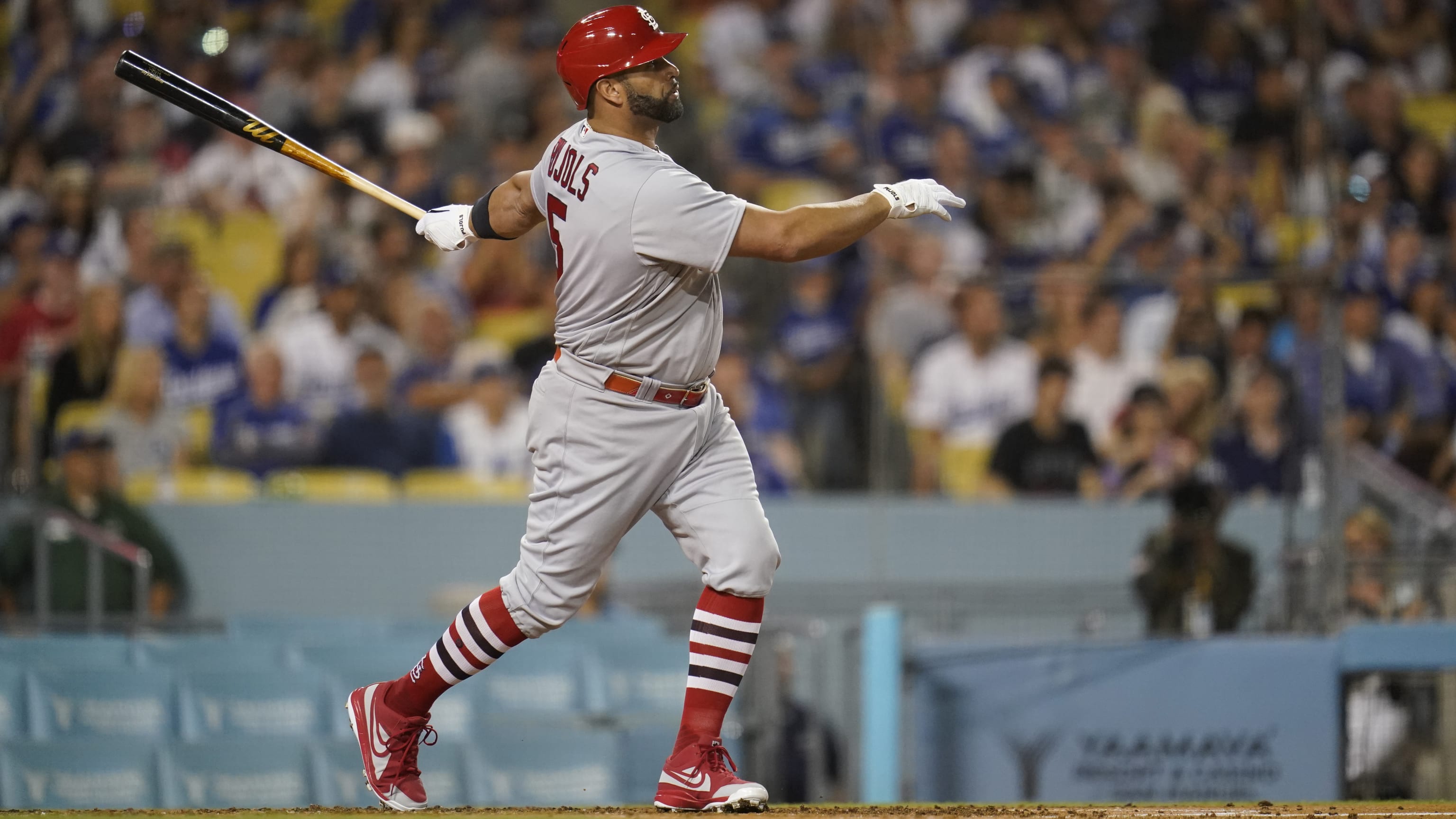 Albert Pujols gifts jersey to fan amid chase for 700 home run club