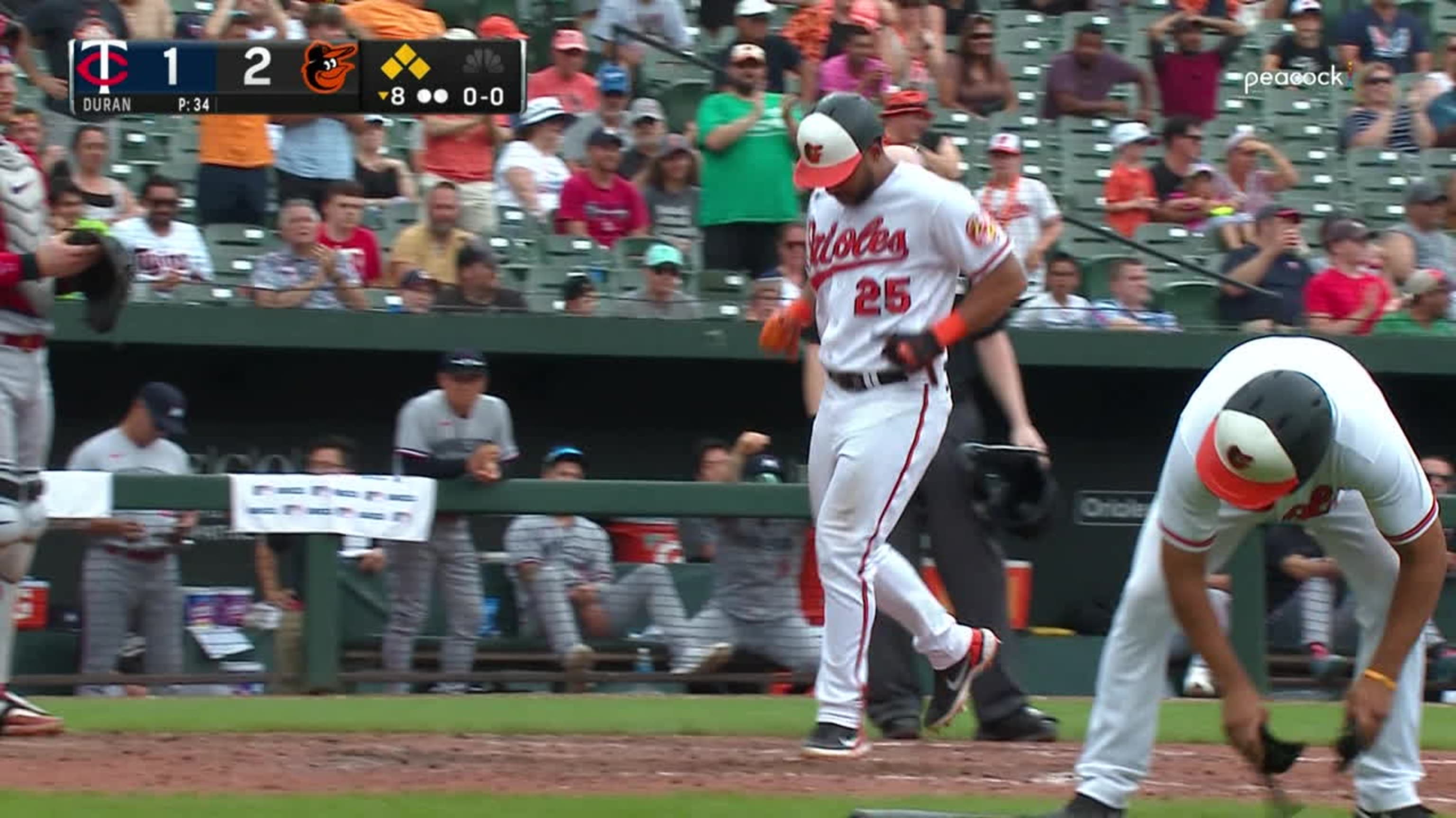 Orioles evitan barrida de Twins con victoria por remontada