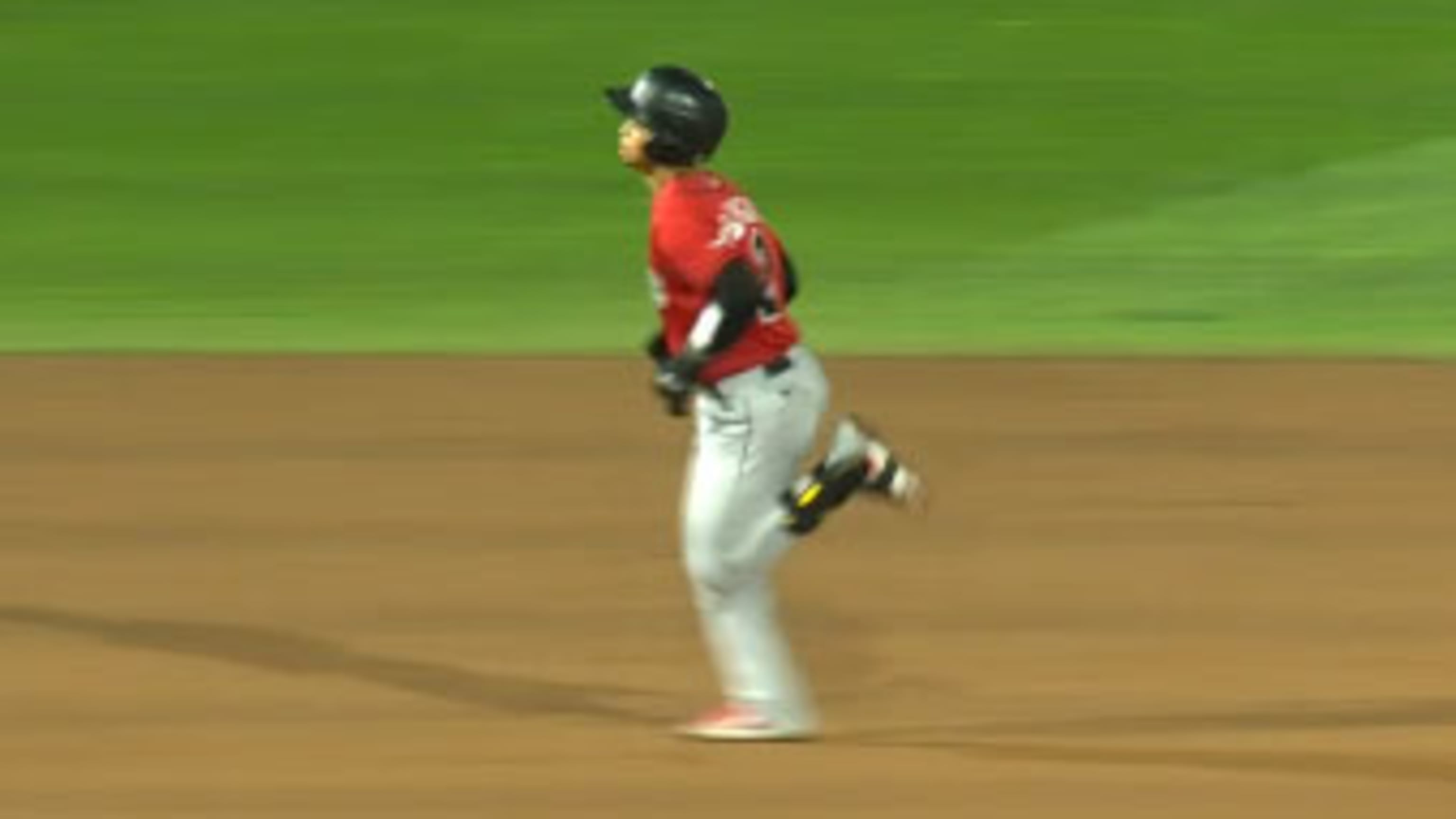 Endy Rodriguez cranks solo homer
