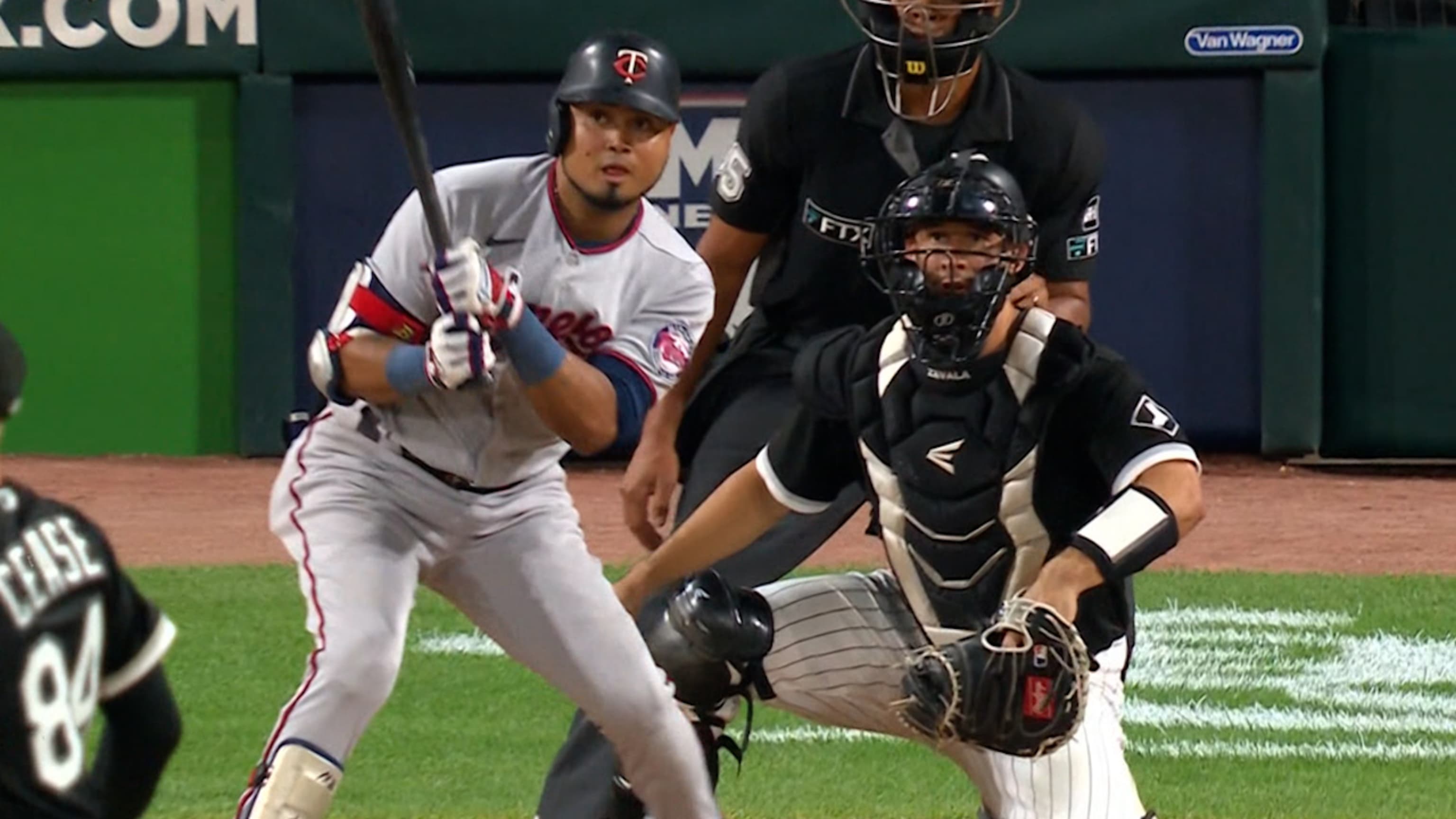 Luis Arraez rompe el no-no