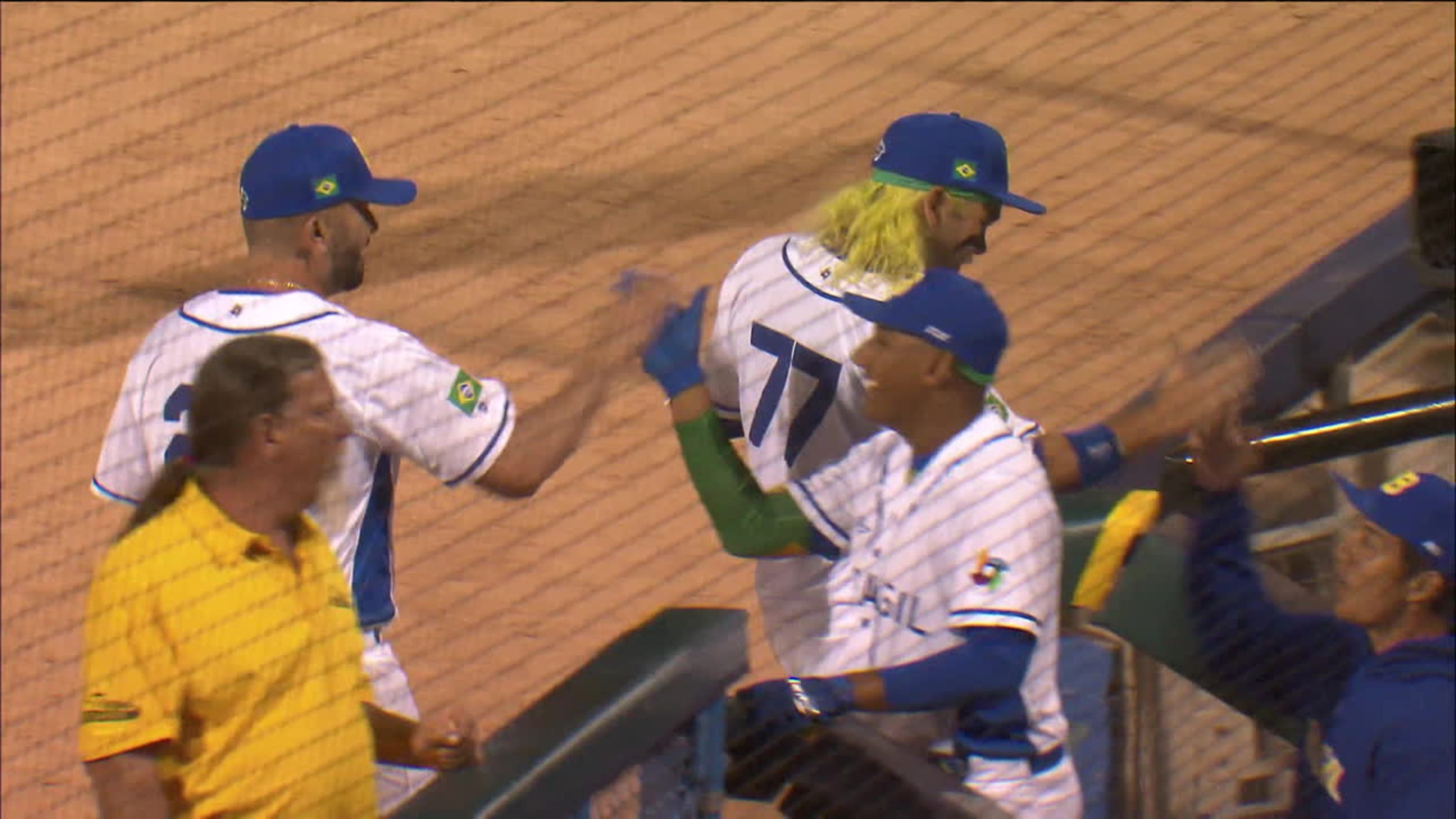 Tiago Da Silva sale de aprietos en la 3ra