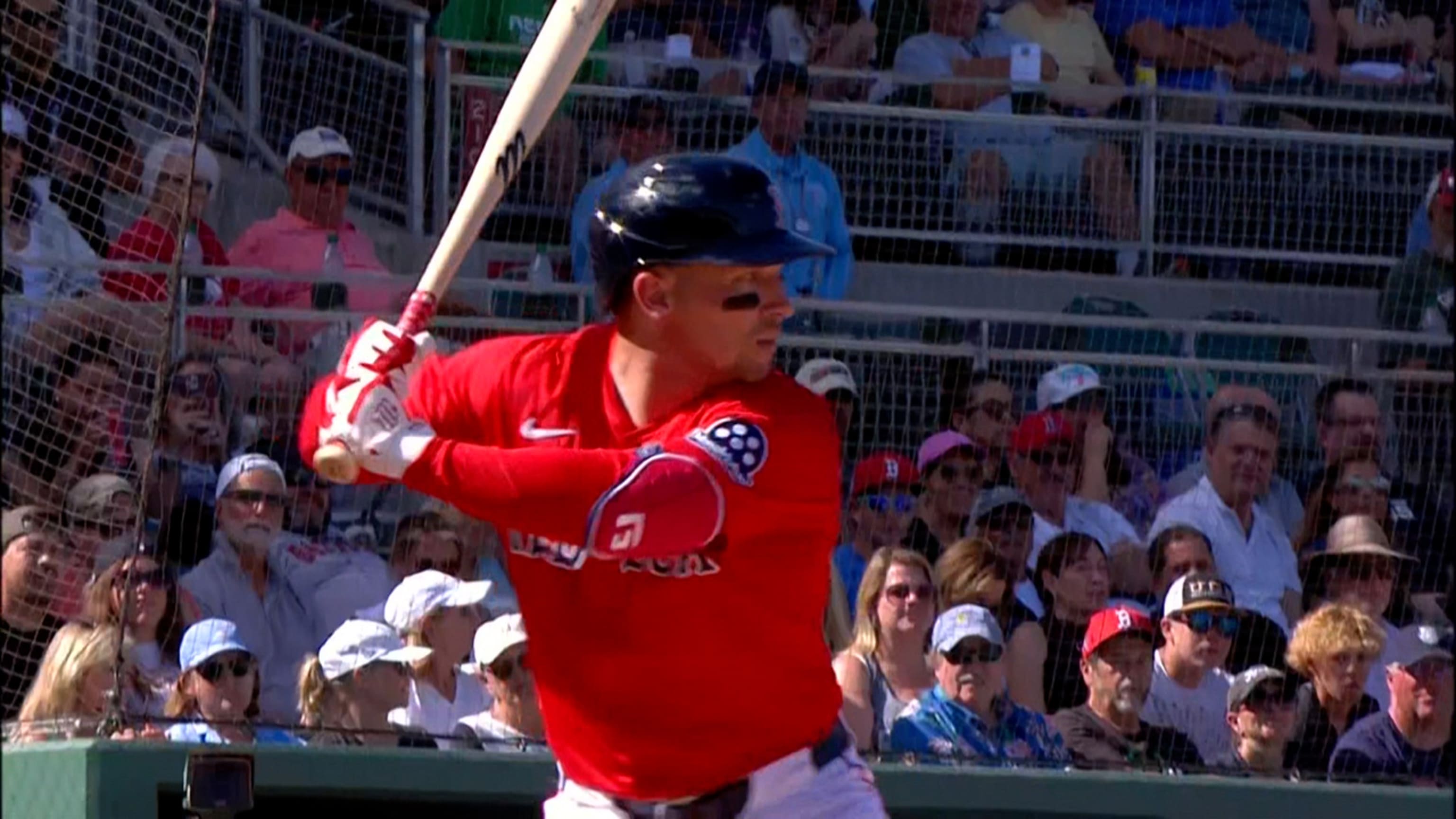 Alex Bregman da tres hits en debut primaveral