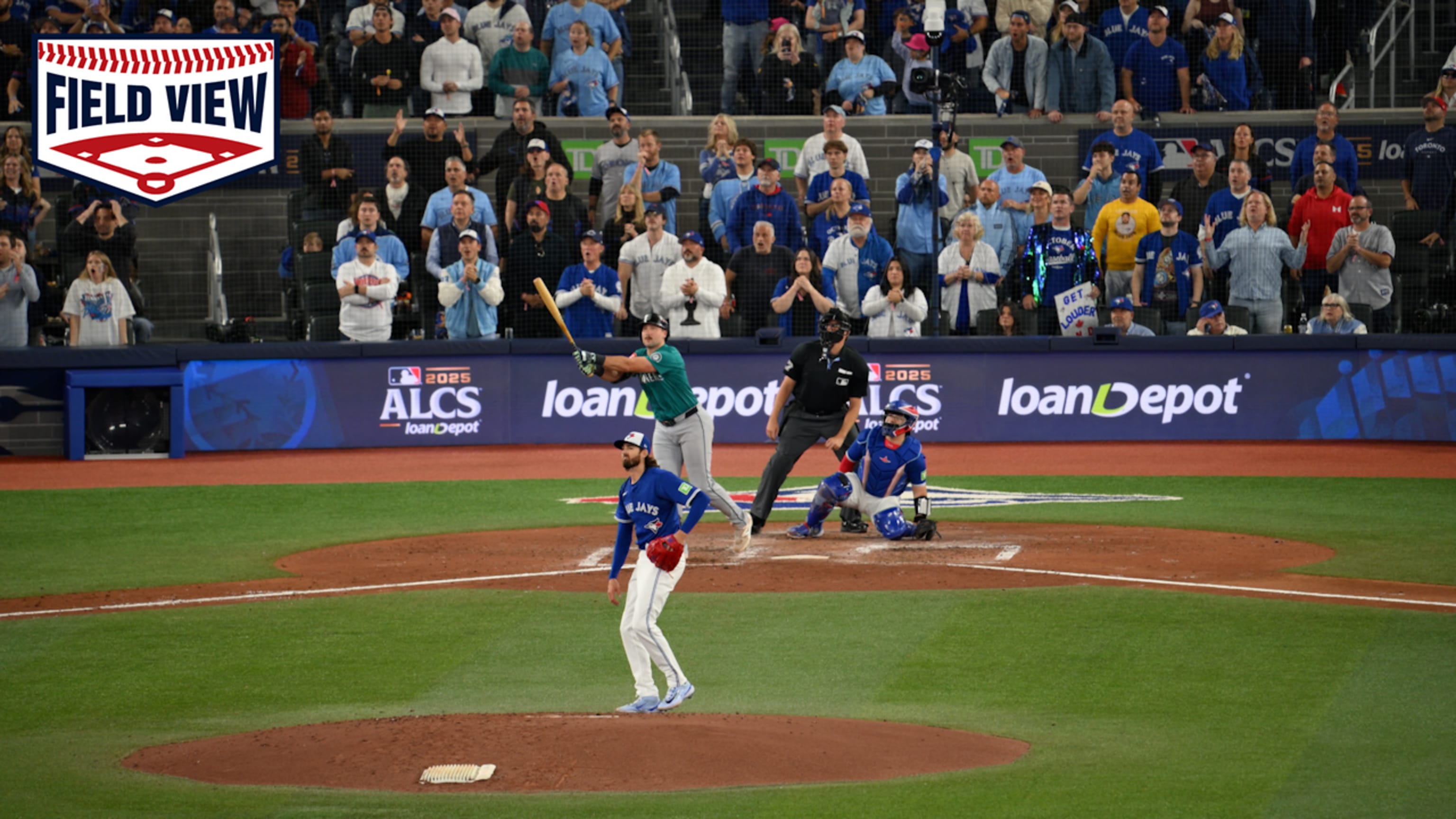 Field View: Cal Raleigh's solo home run