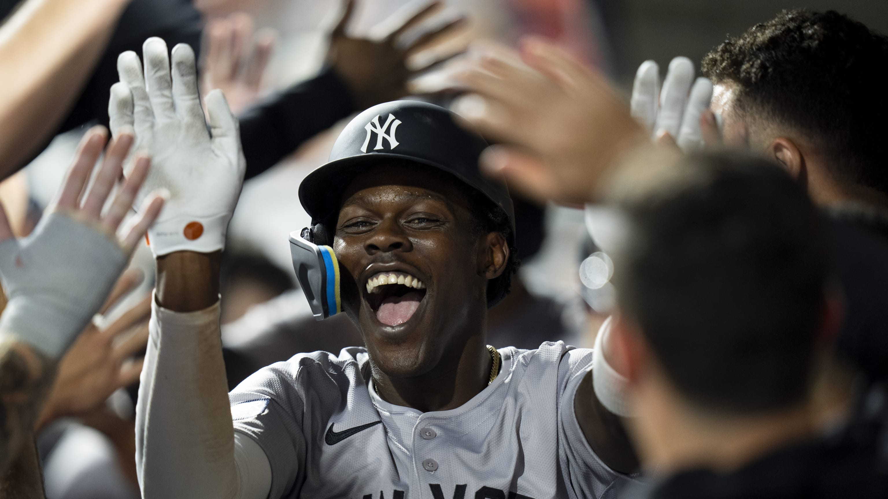 Jazz Chisholm Jr. hits his first two Yankee home runs