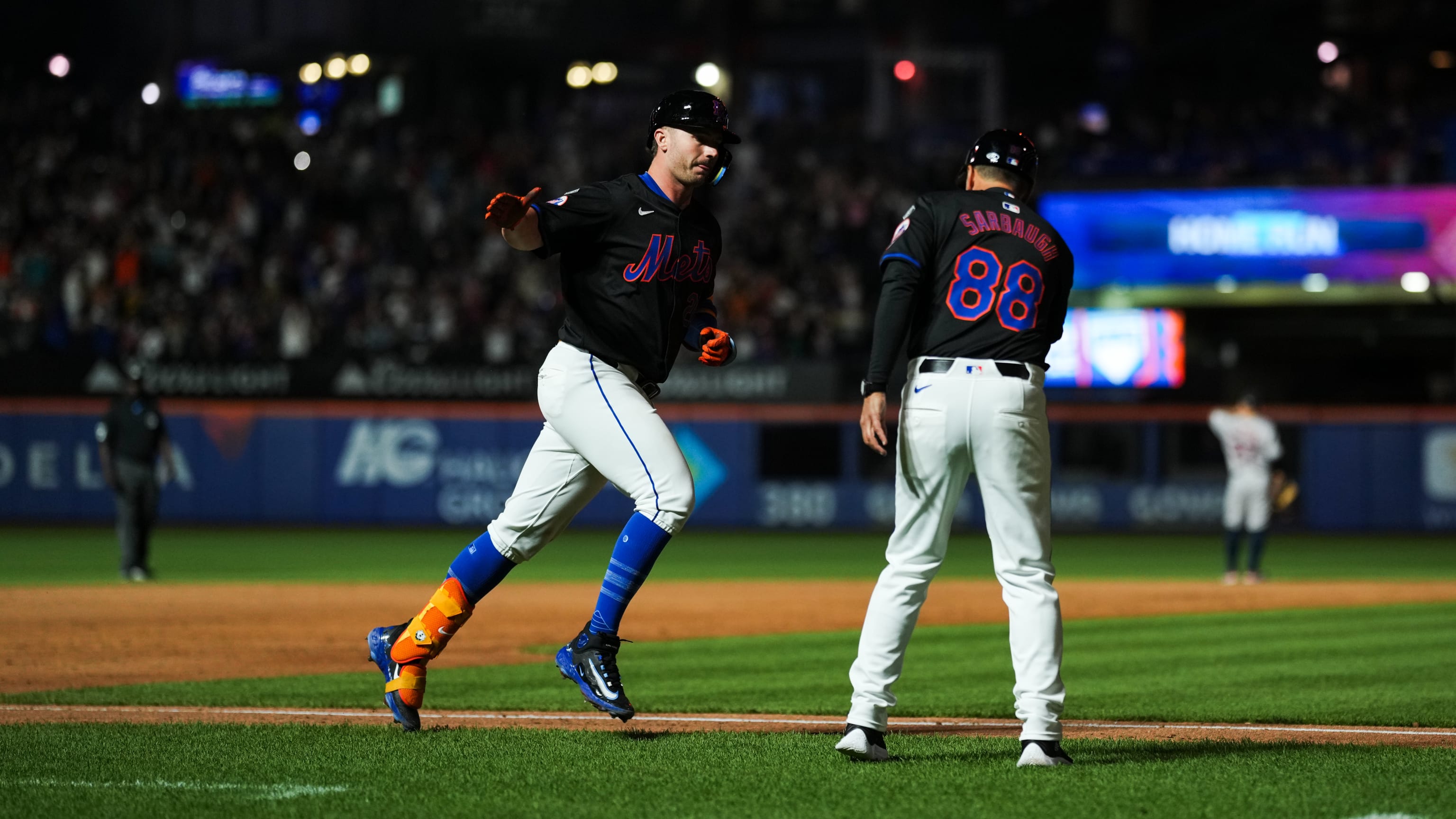 Jeff McNeil hits 3-run homer as Mets move above .500