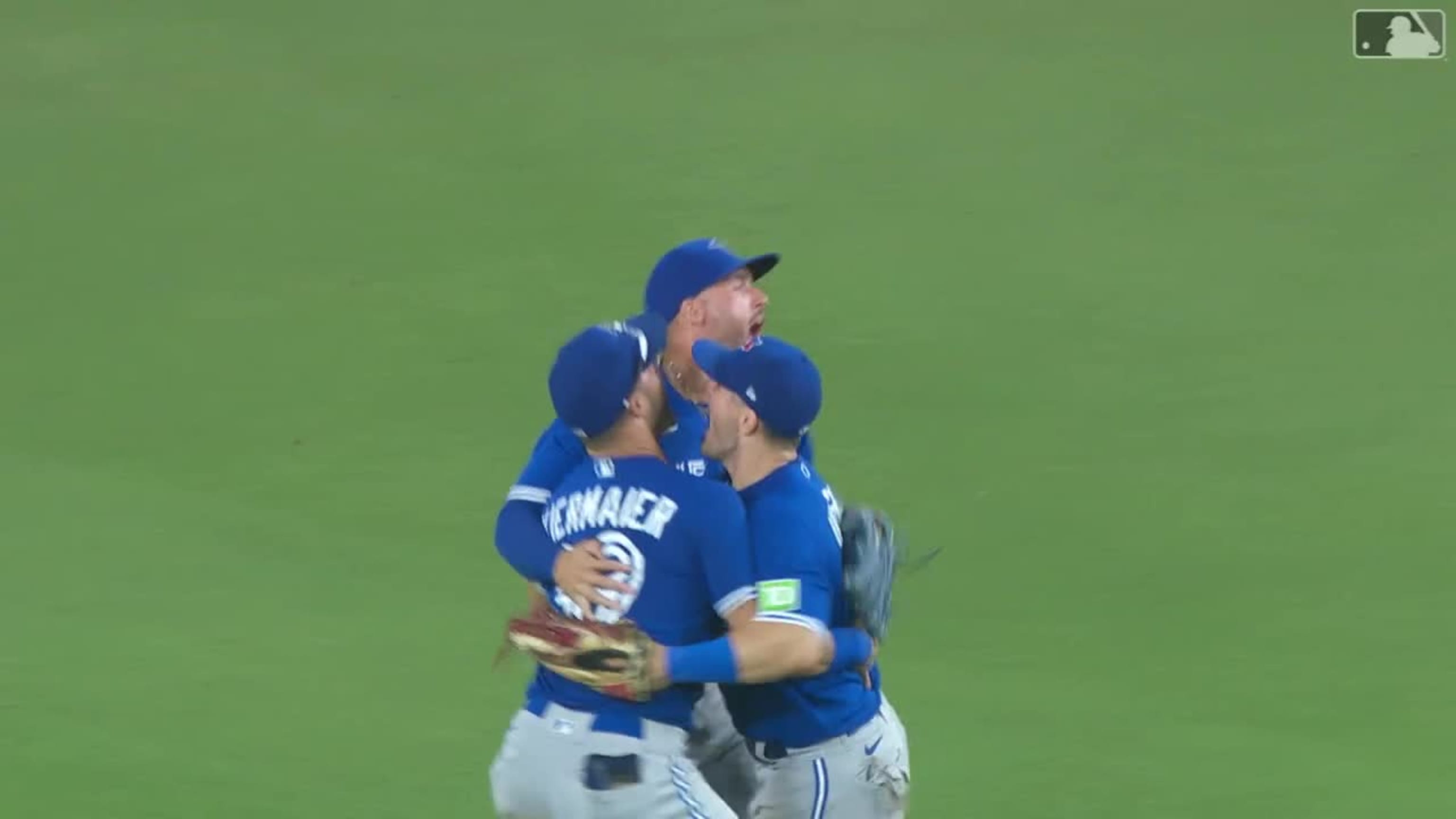 Varsho gets tiebreaking hit in the 11th inning as the Blue Jays beat the  Dodgers 6-3