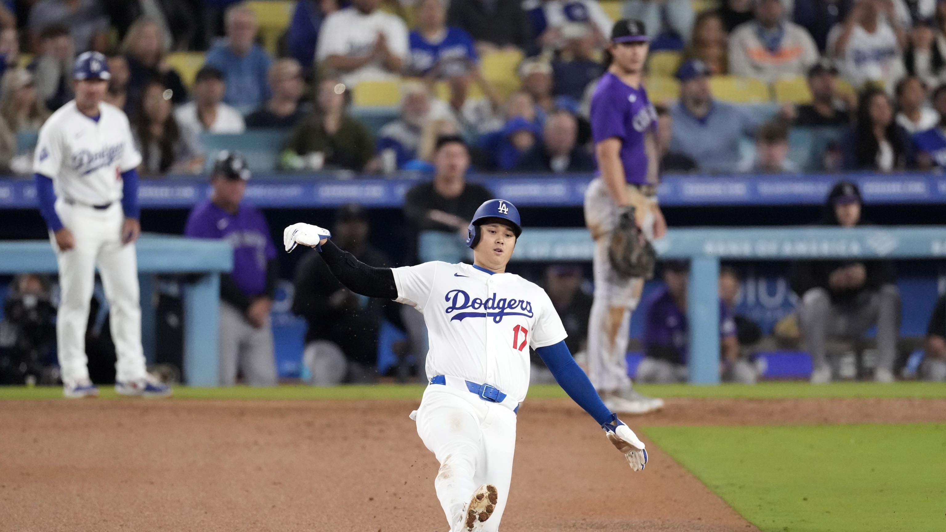 Ohtani llega a 52 bases robadas