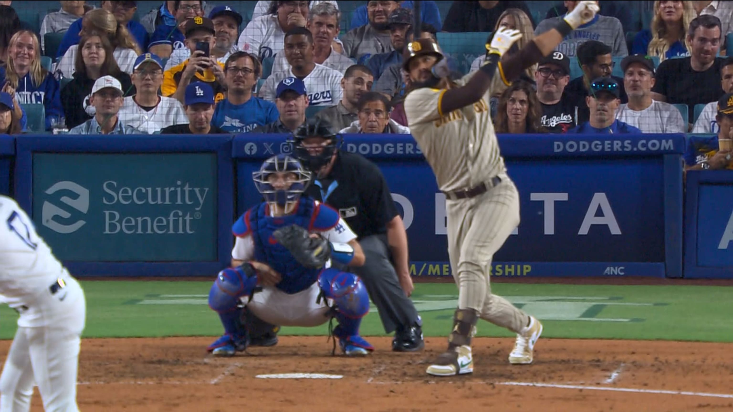 Tatis Jr. impulsa 2 con hit