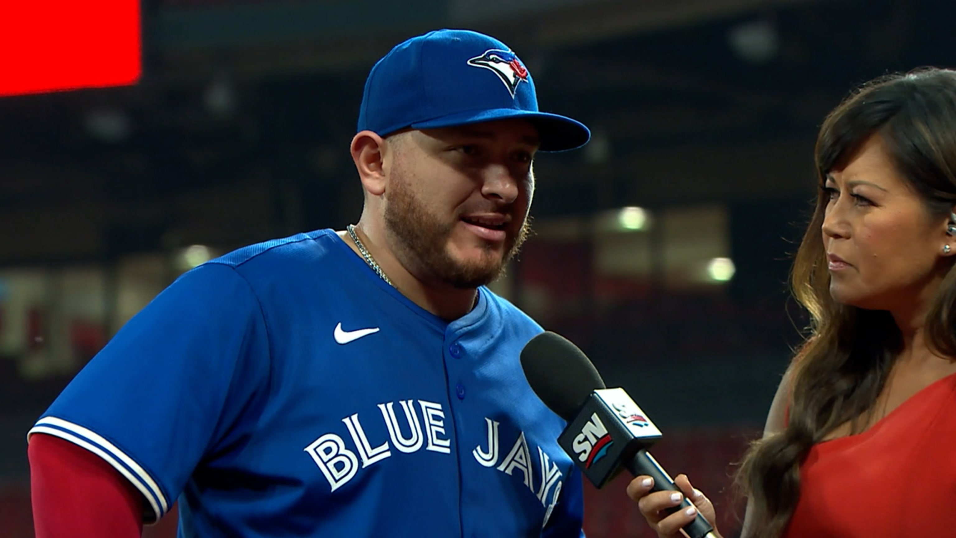 Alejandro Kirk helps Blue Jays beat the Cardinals in extra innings