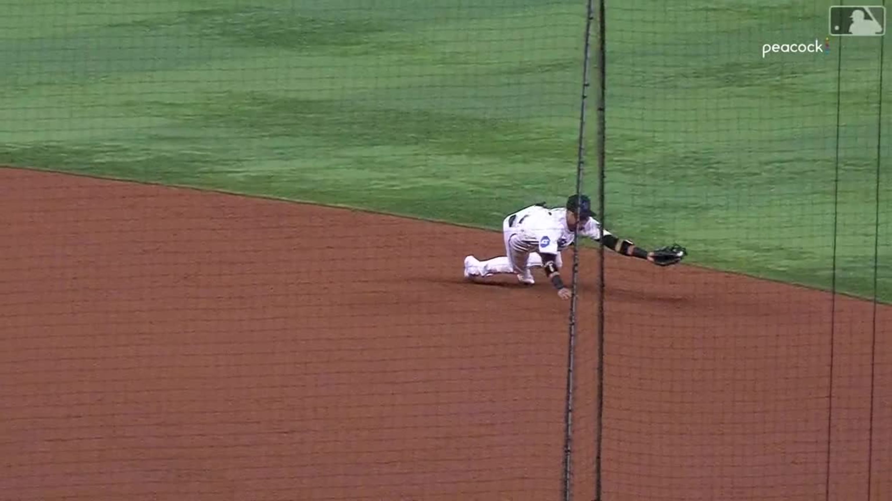 Gran jugada de Luis Arraez