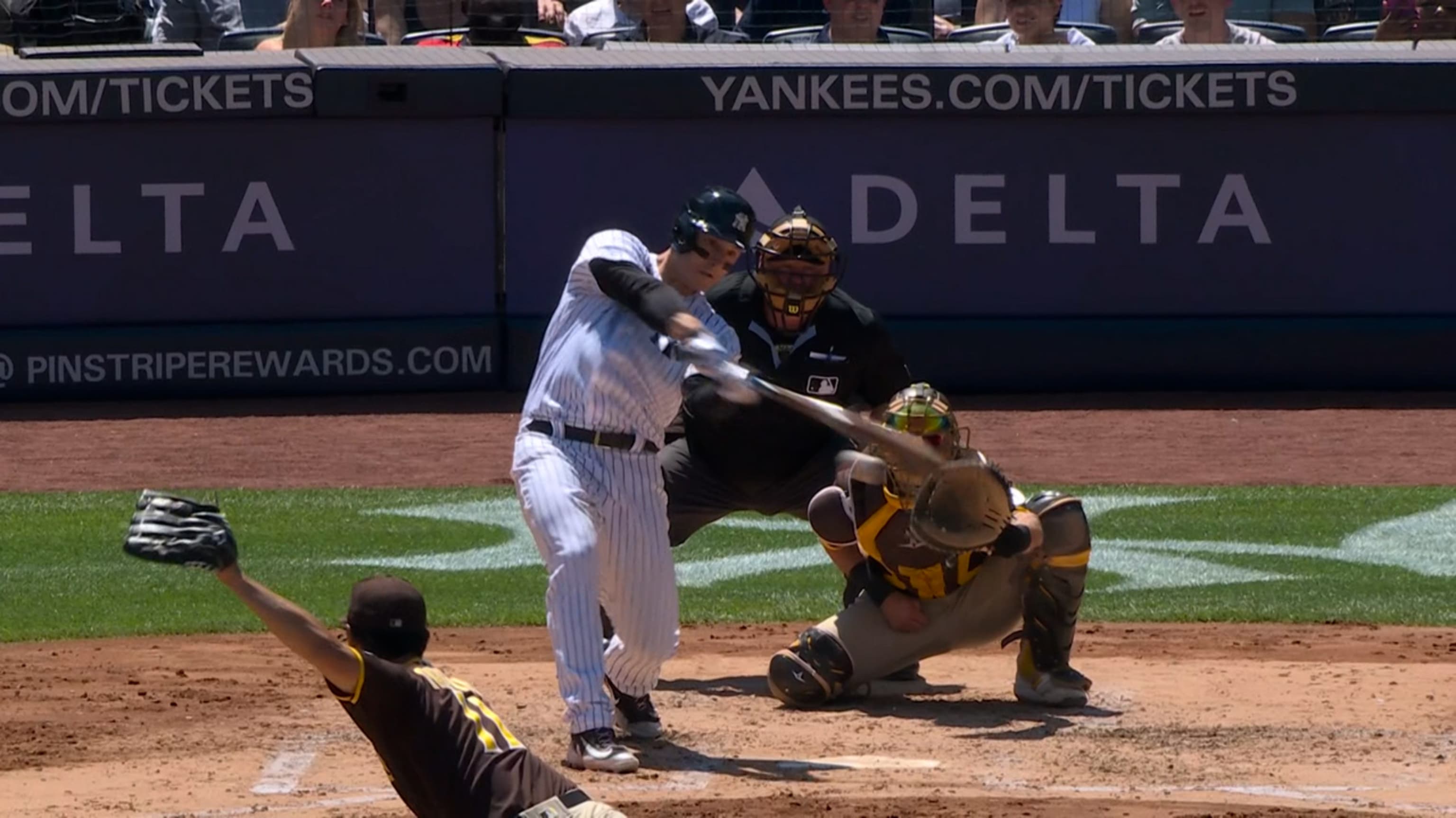 Rizzo impulsa con sencillo