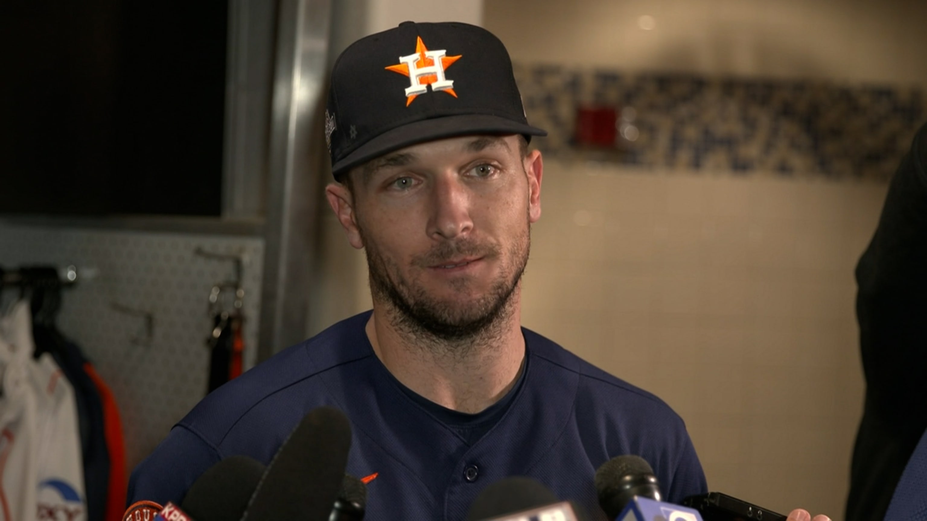 Alex Bregman draws Star of David on hat during MLB playoff win