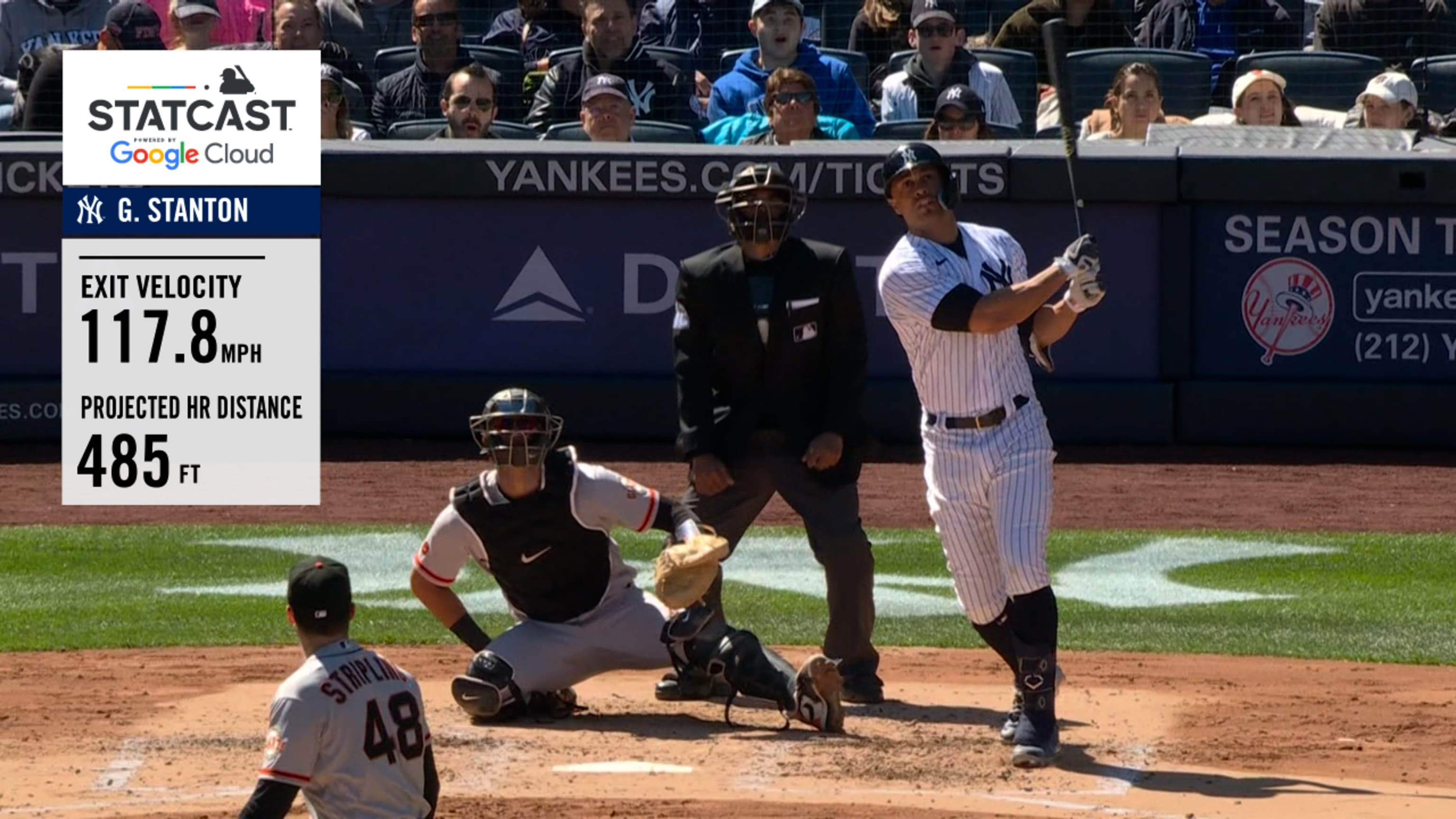 Stanton pega jonrón de 485 pies