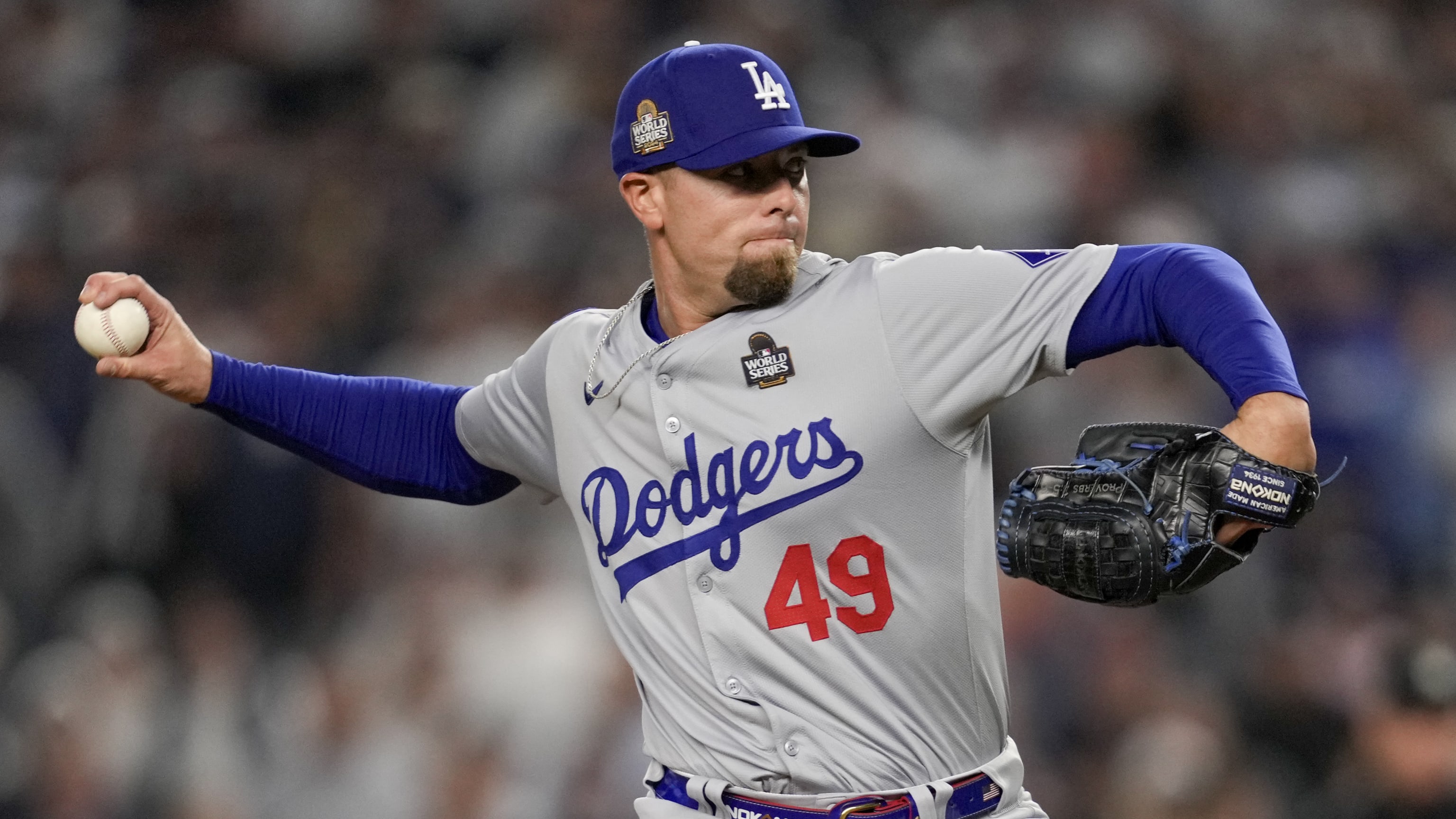 Sólido relevo de Blake Treinen en el Juego 5