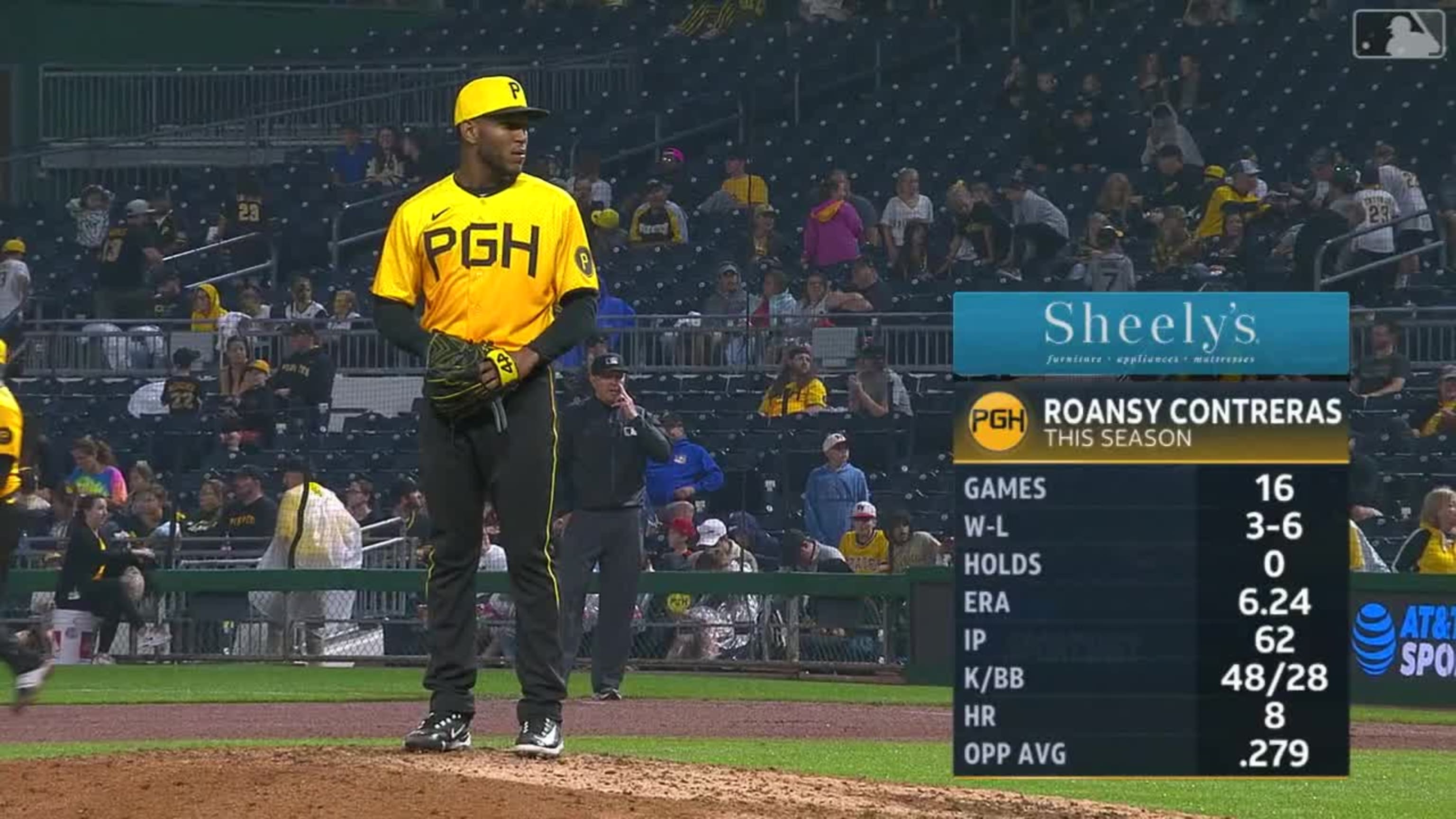 Contreras poncha a tres