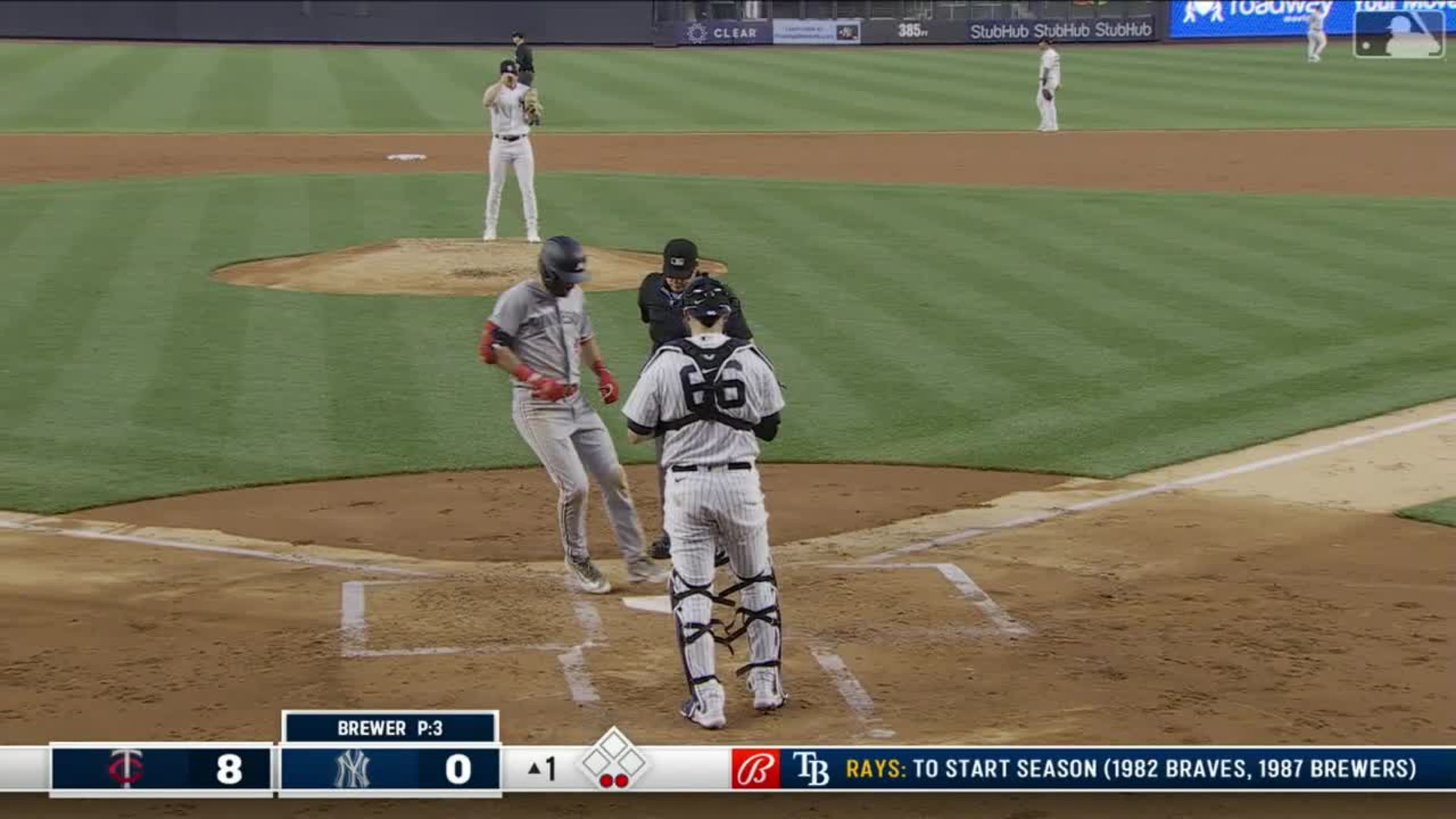 Julien pega primer HR en MLB