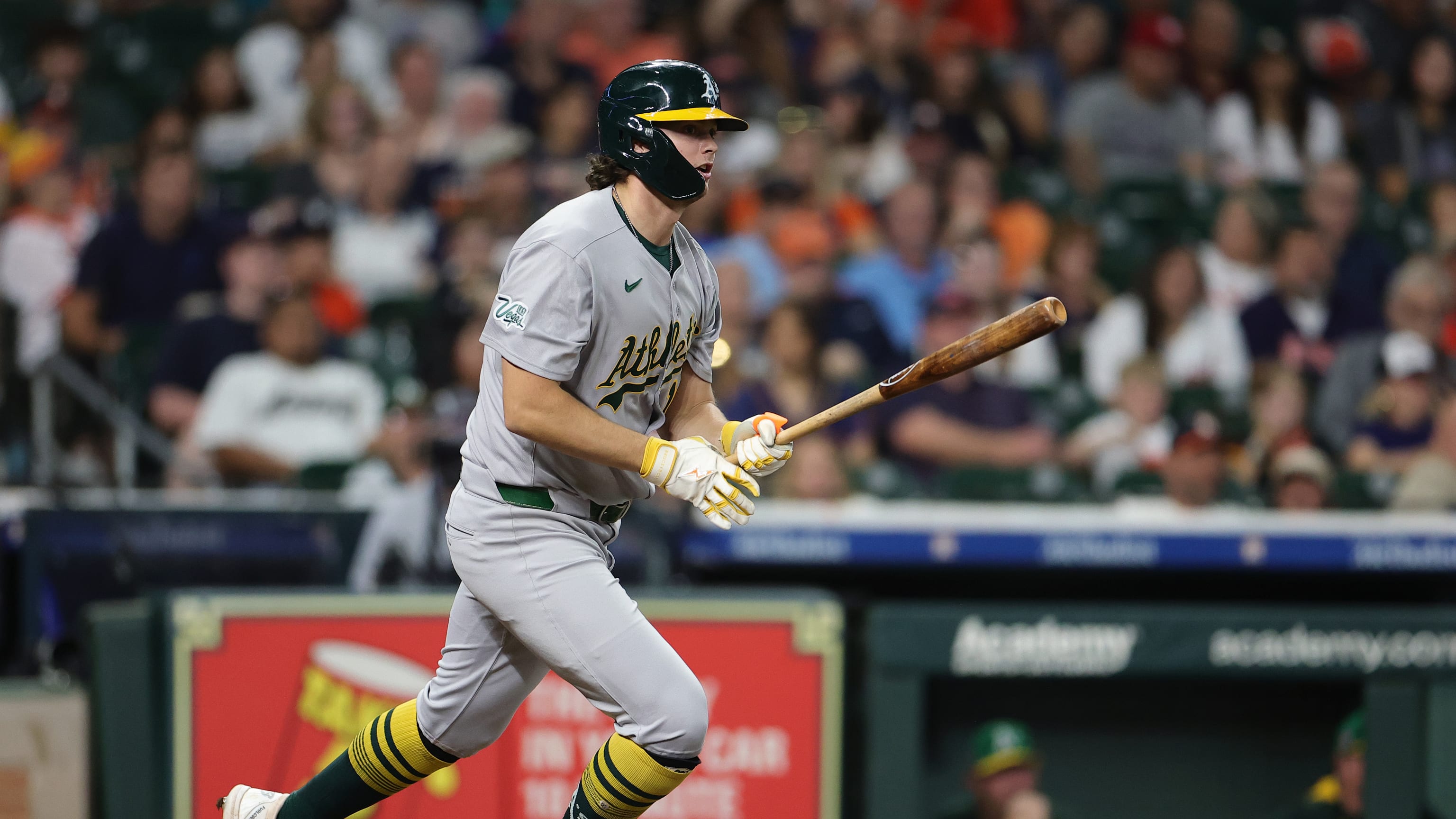 MLB メジャー　アスレチックスベンチコート　美品　みどりメンズM アスレチックス守護神にトレードの噂？ 今季大ブレイクの若き剛腕