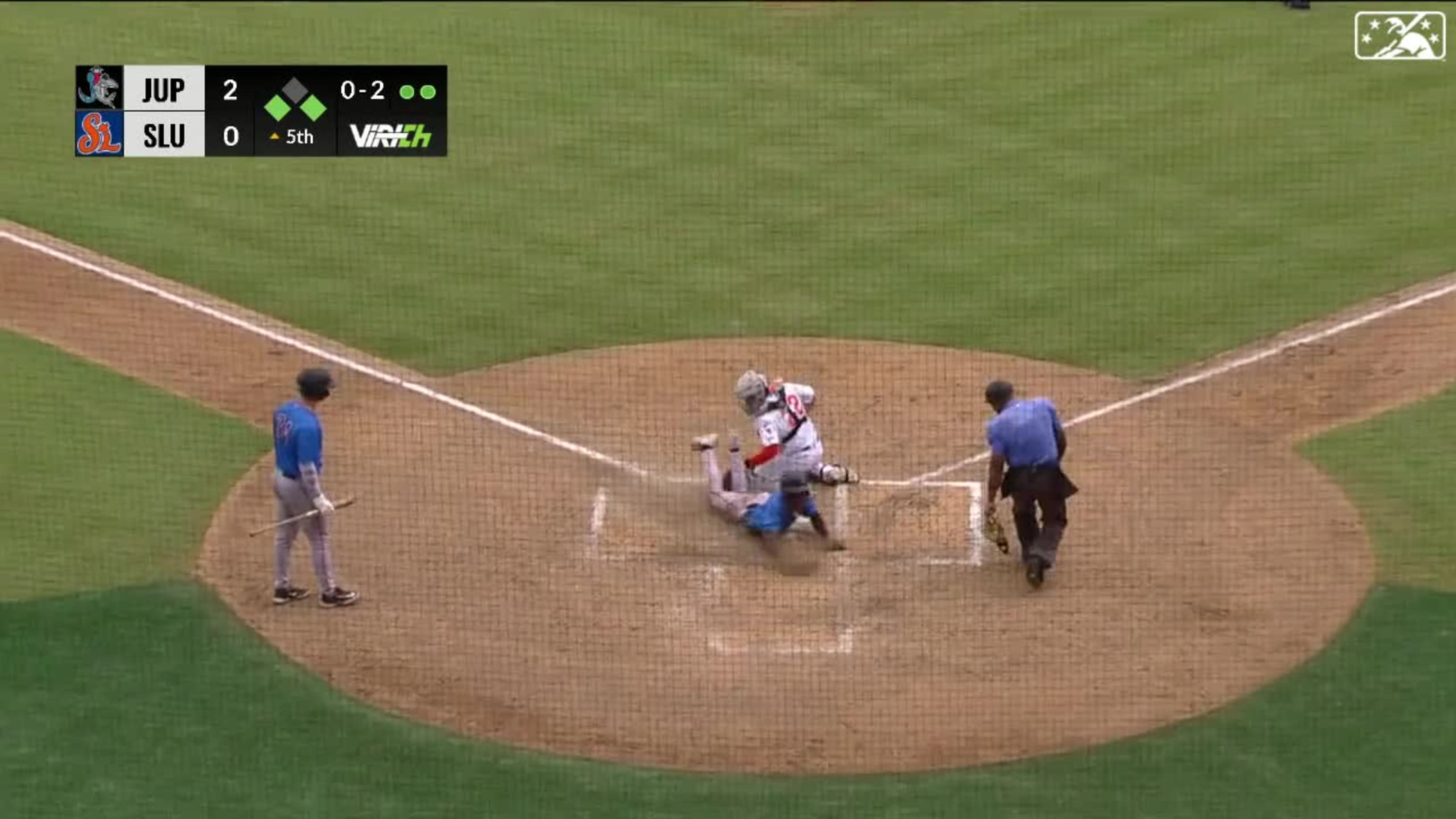 Ian Lewis steals home 