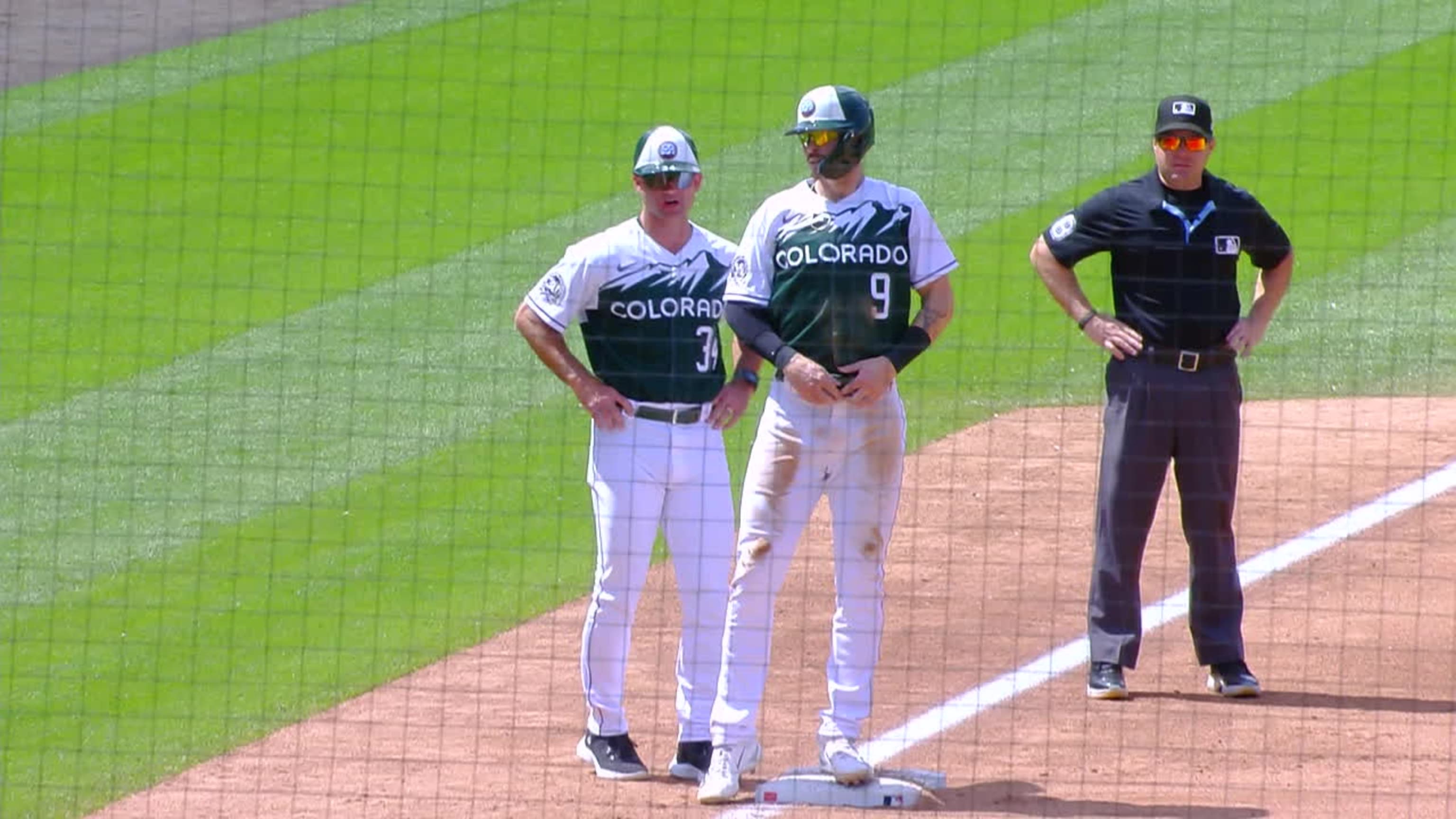 Rockies score 11 runs at Coors Field without a home run in win