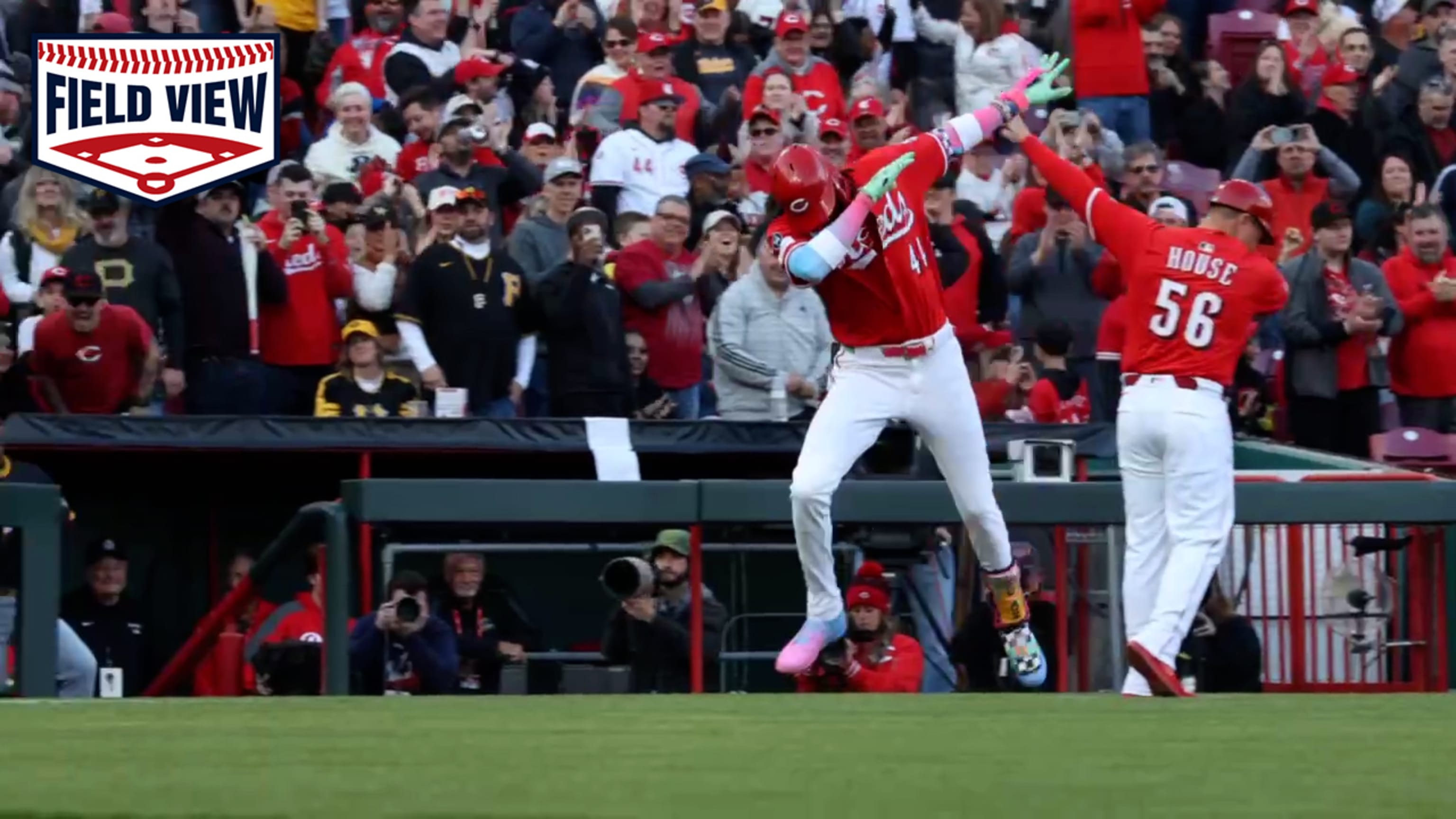 Elly De La Cruz hit a grand slam on his bobblehead night