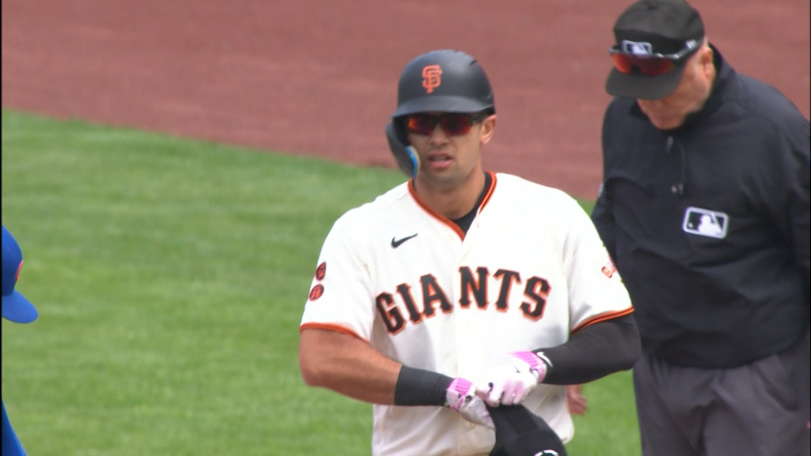 Pederson, Estrada homer, SS Crawford pitches as Giants rout Cubs 13-3