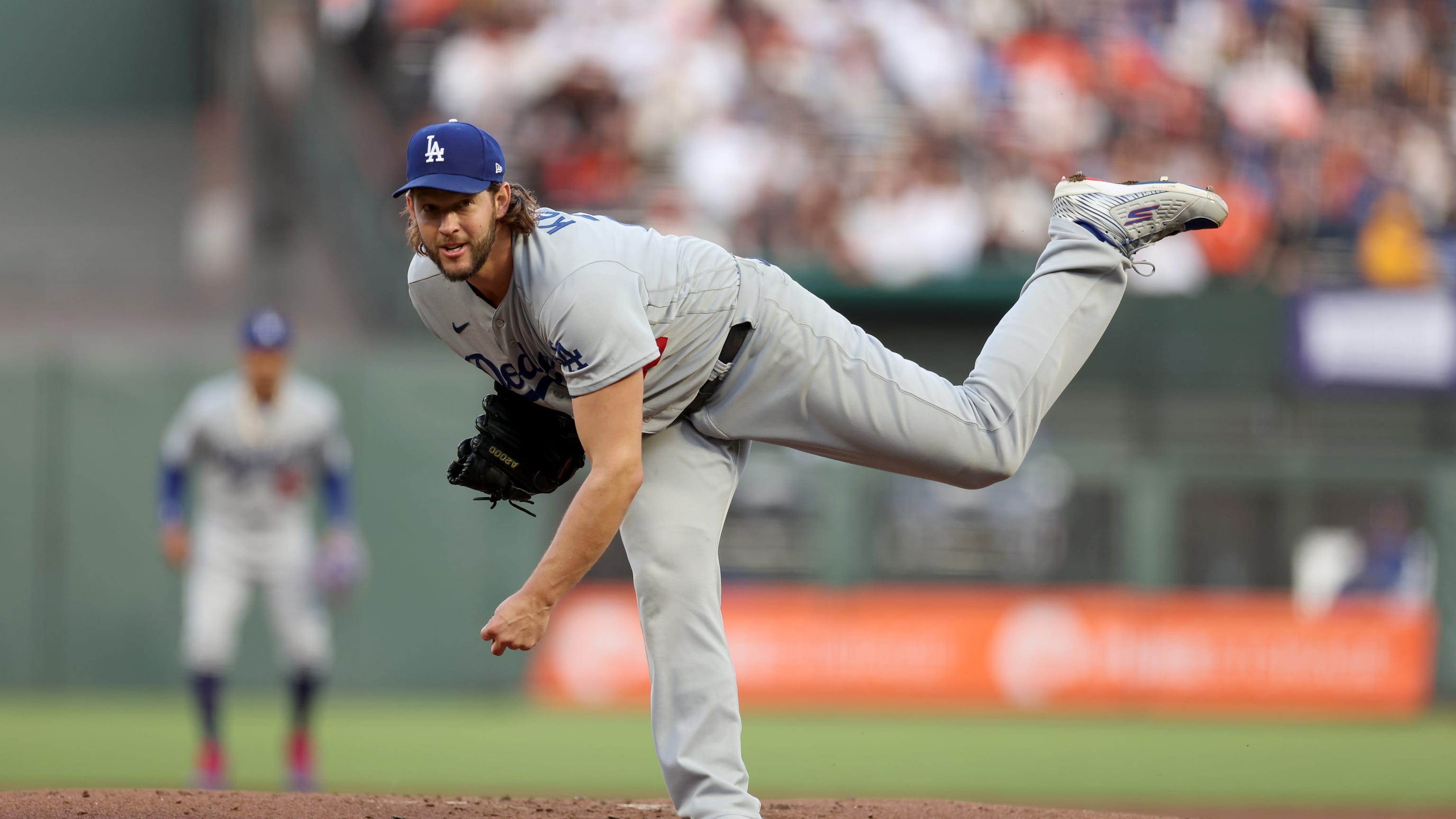 Clayton Kershaw agrees to contract to return to Dodgers