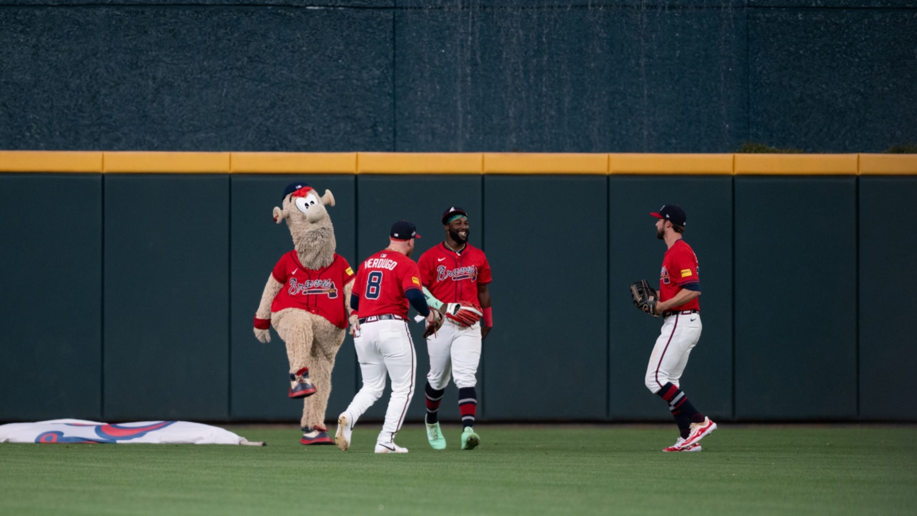 Raisel Iglesias seals the comeback win