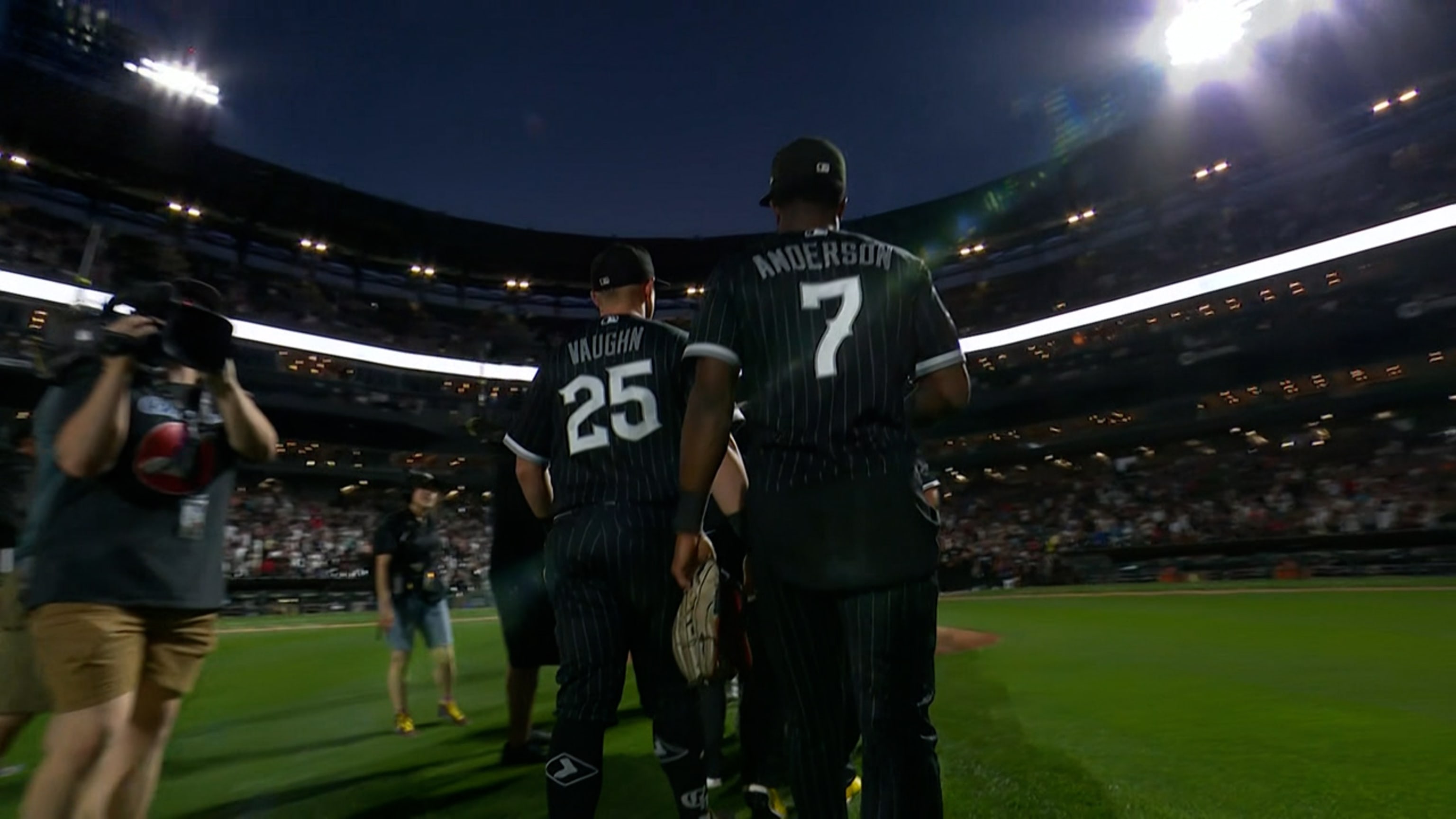 White Sox shortstop Tim Anderson hits his first home run of season