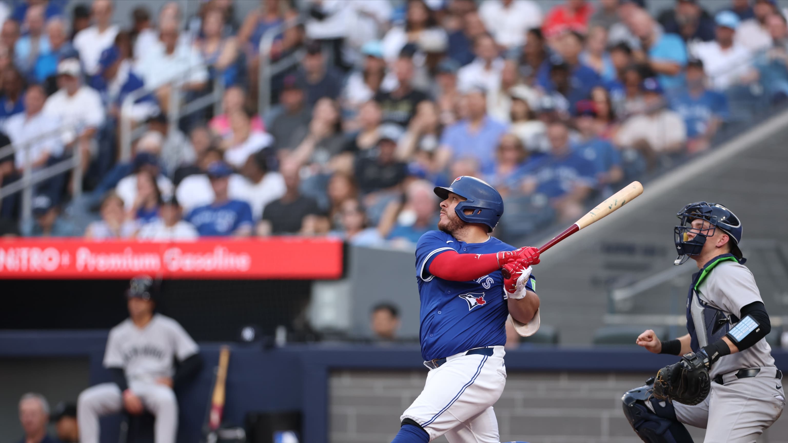 Alejandro Kirk's two-run double