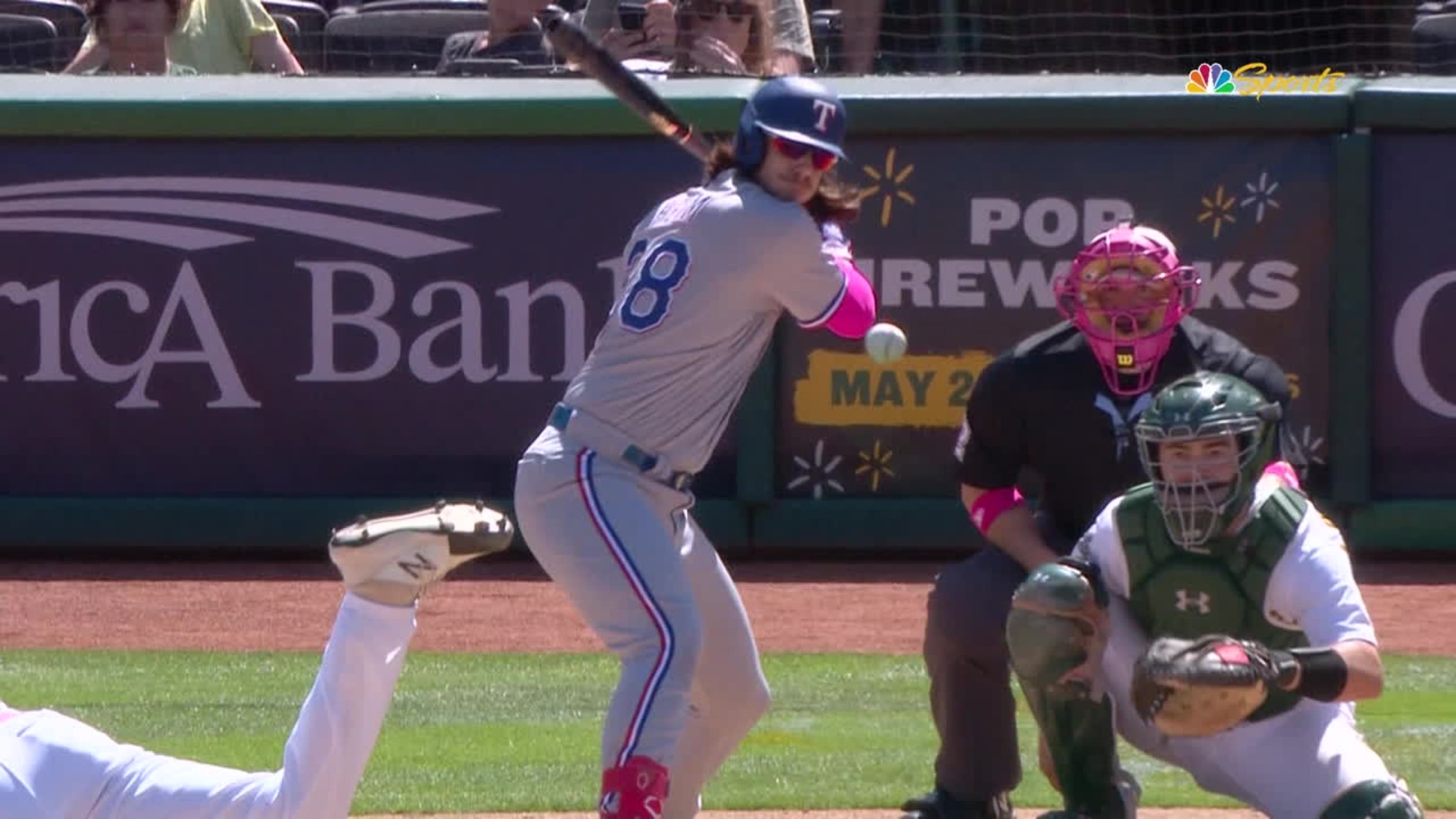 Adolis García opens up the scoring for the @rangers with a BLAST