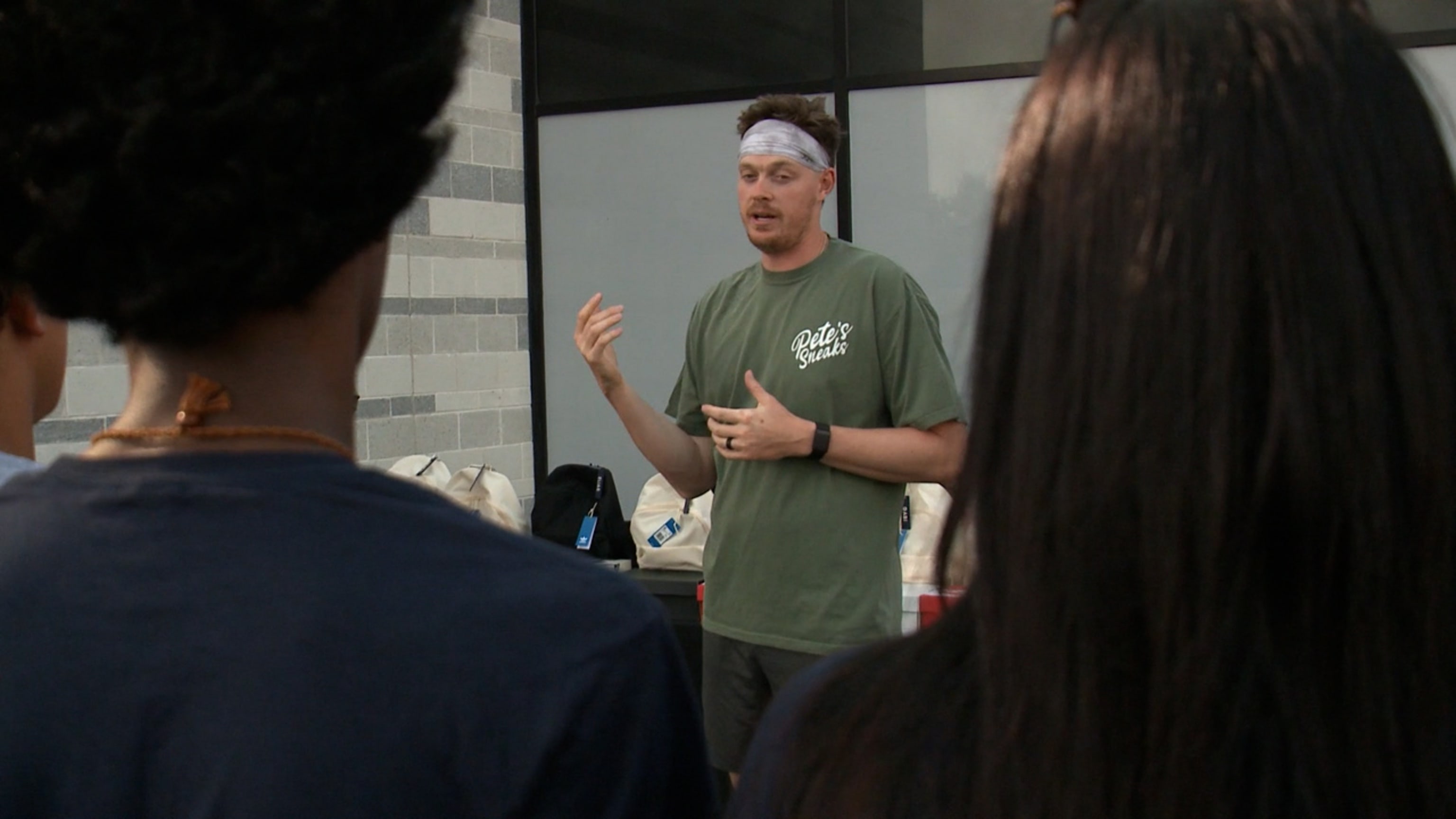 Pete’s Sneaks gives back to homeless youth 