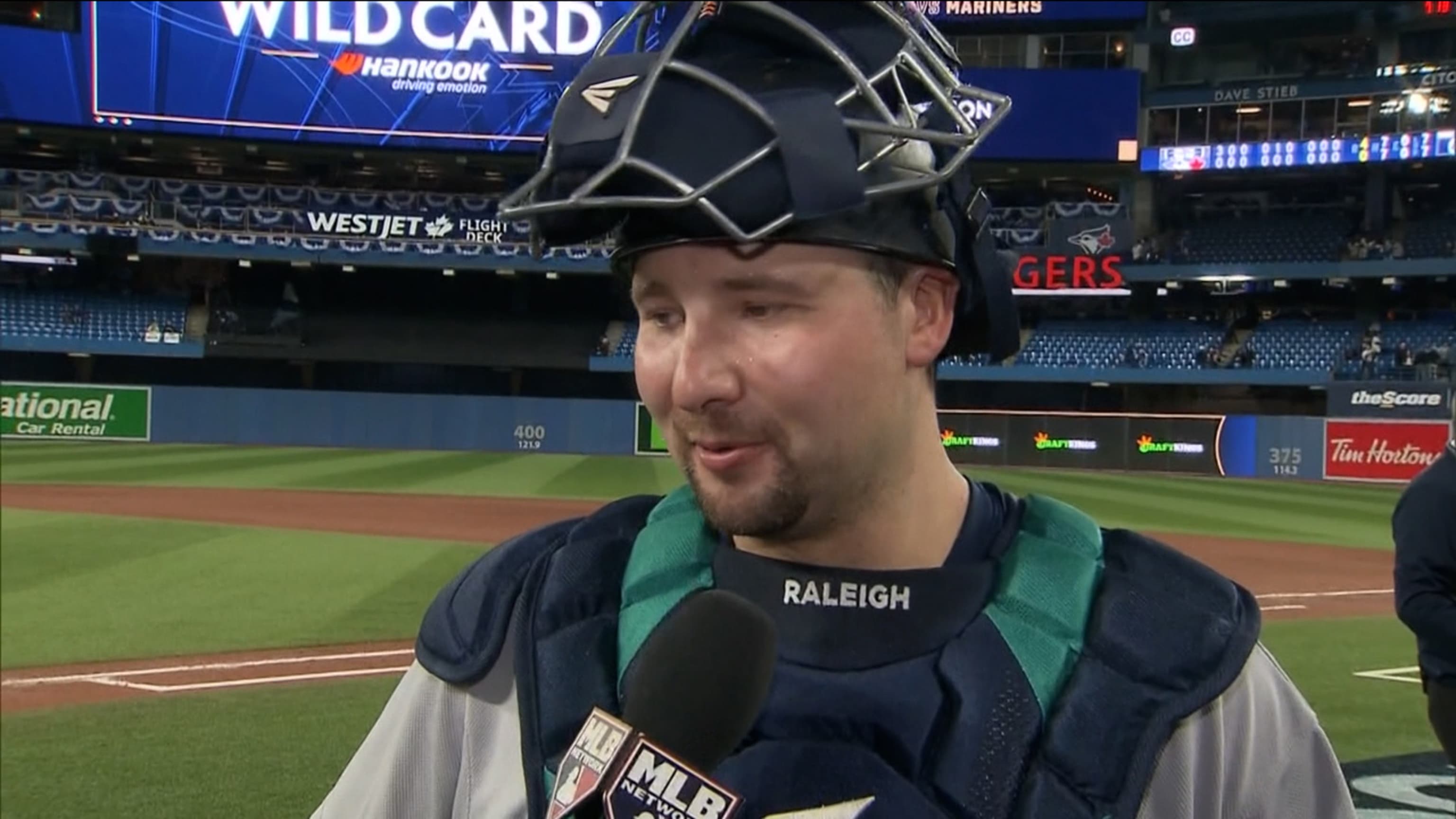 The newest Mariners folk hero is a man named 'Big Dumper' – The Daily  Evergreen