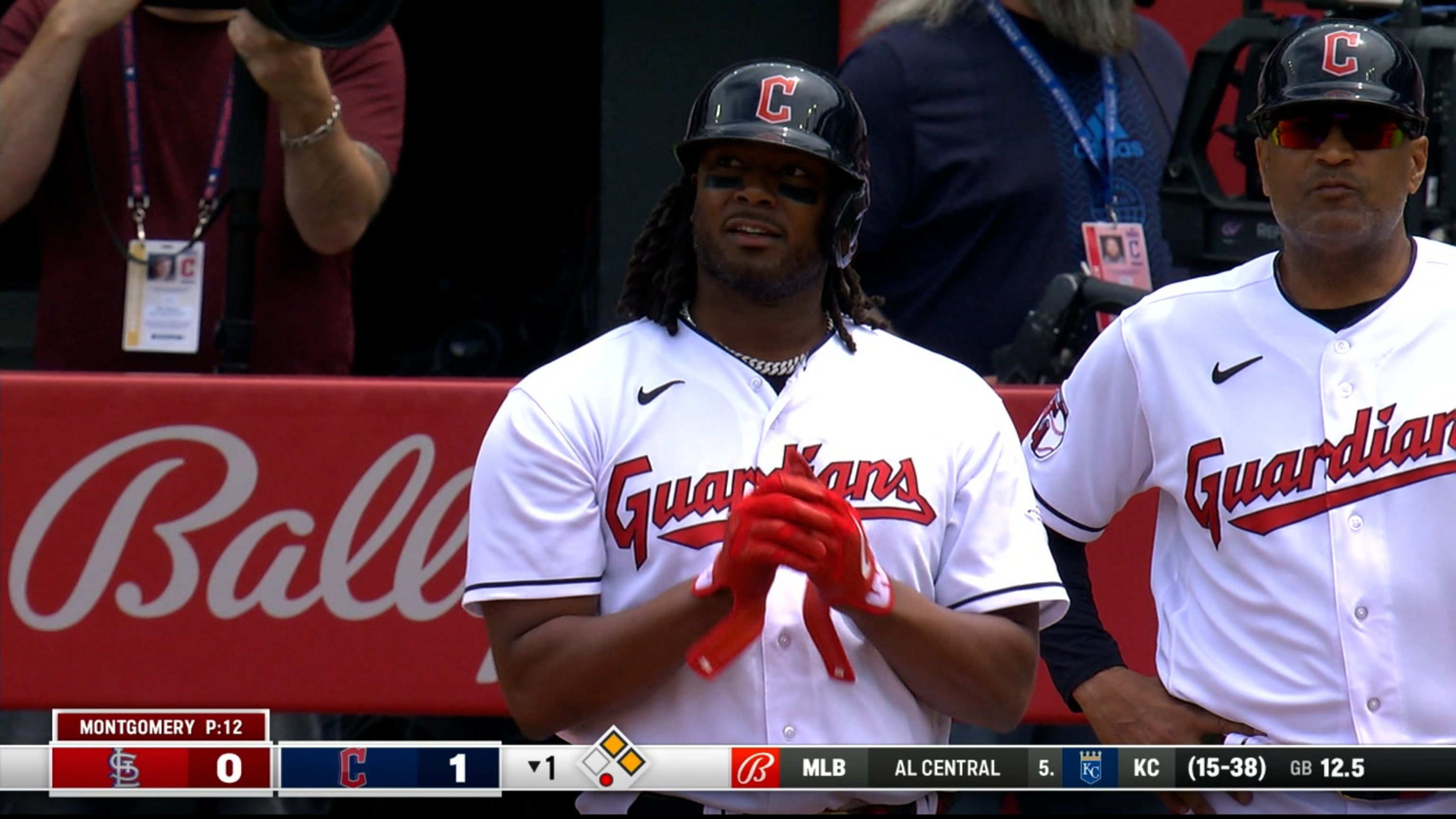 Guardians walk off Cards on Jose Ramirez double