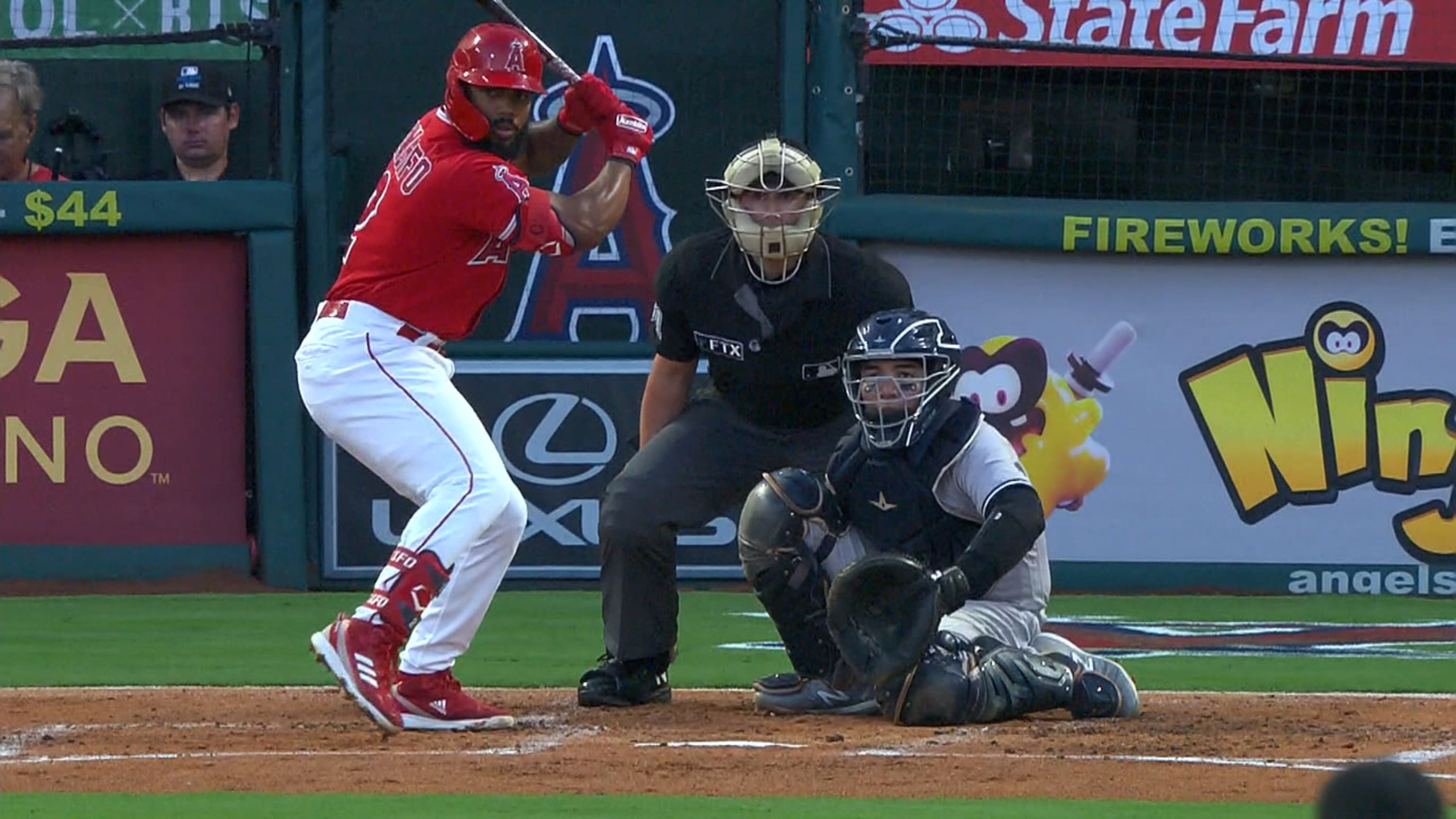 Shohei Ohtani's clutch homer vs Yankees comes with epic bat flip