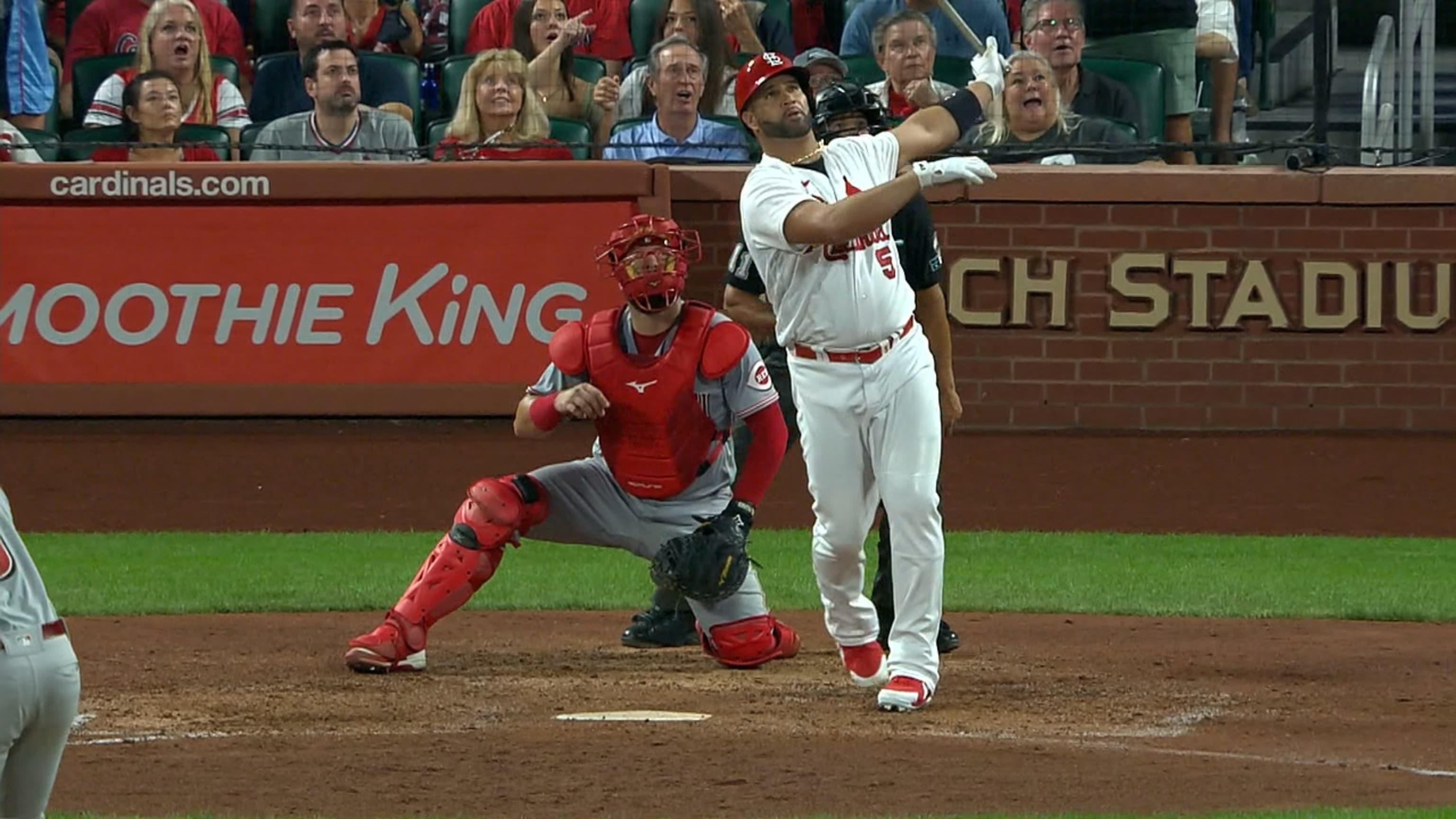 Albert Pujols pega su HR 698
