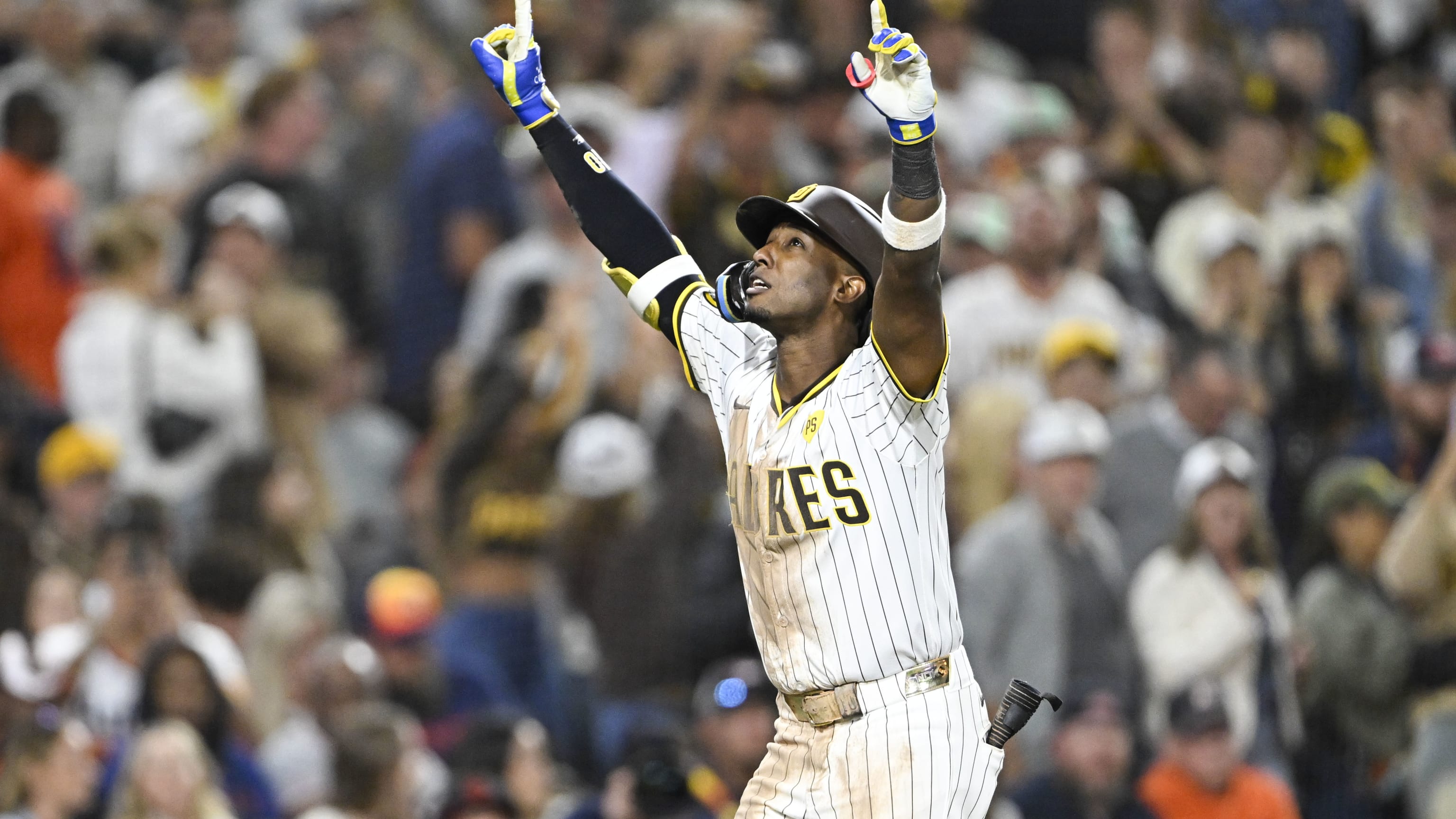 Jurickson Profar se va de 4-4