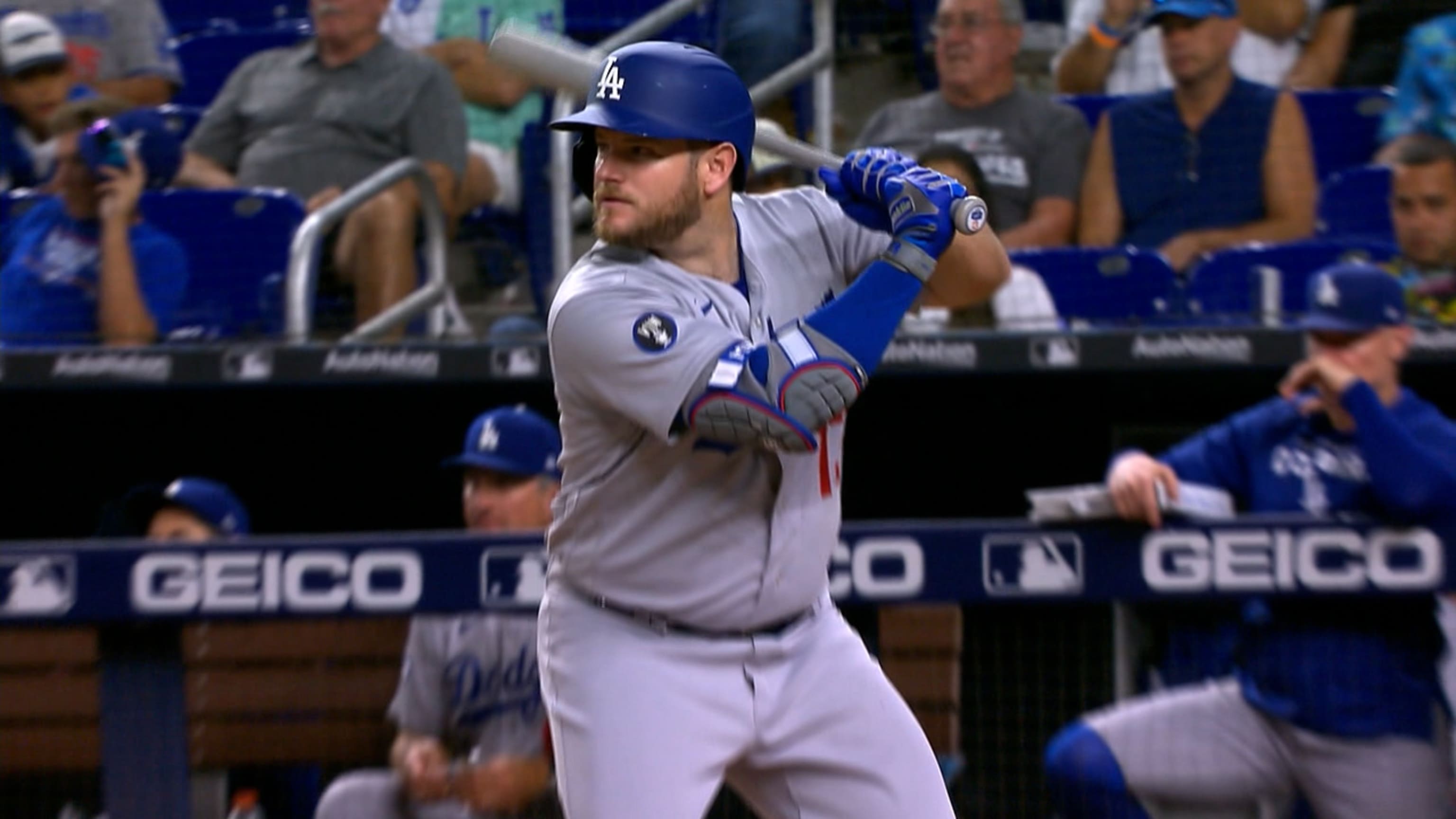 Download Back Of Max Muncy Wallpaper