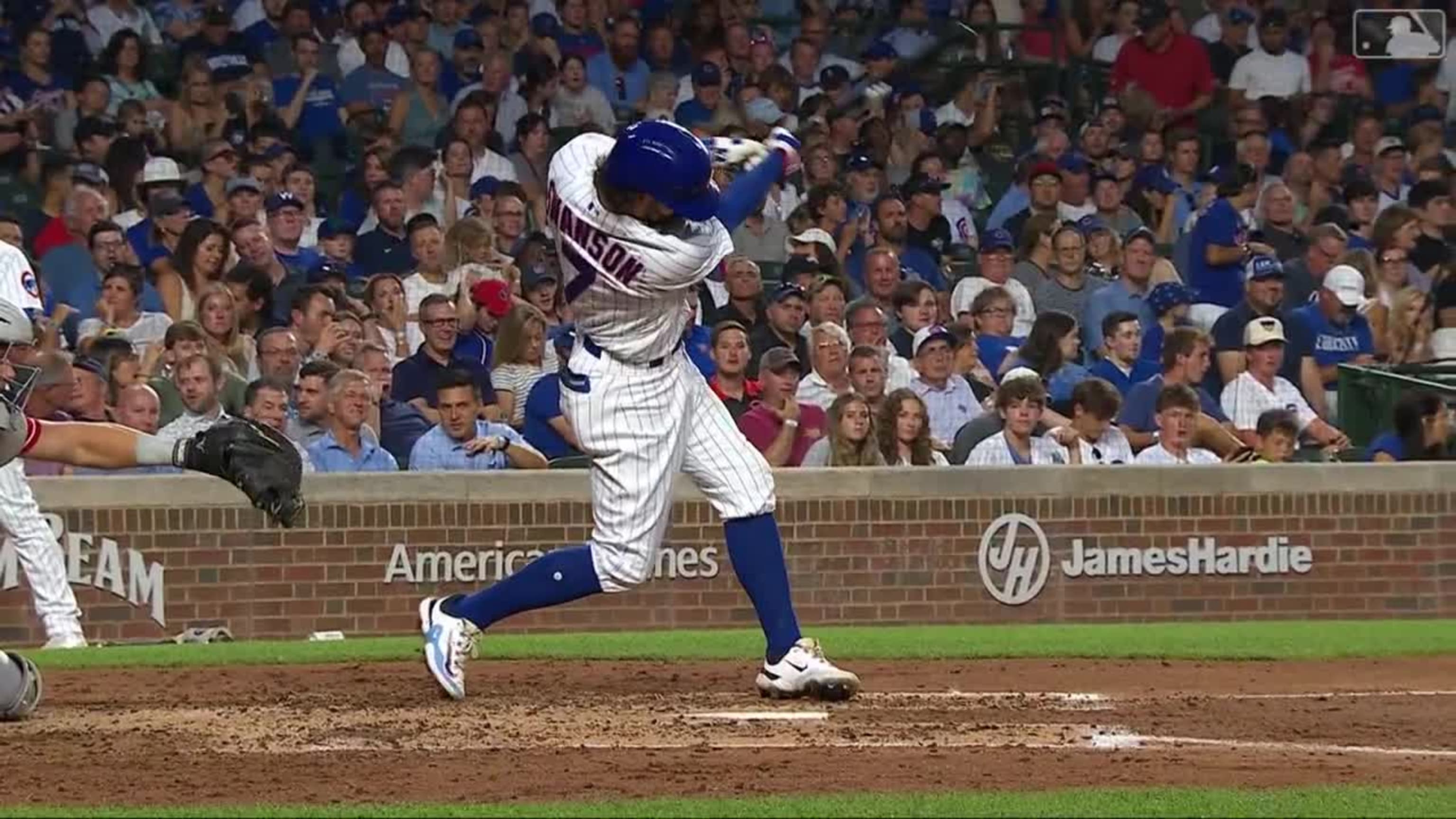Dansby Swanson pega jonrón 