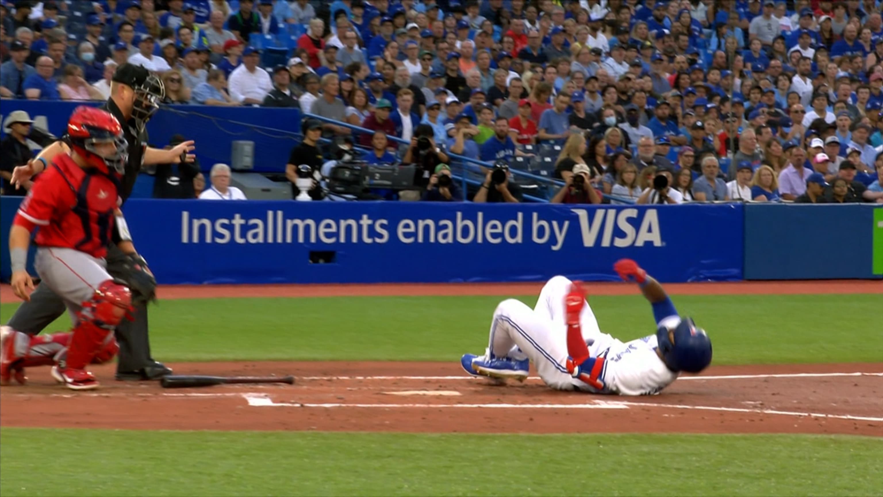 Blue Jays 9, Red Sox 2: Boston freefalls into last place