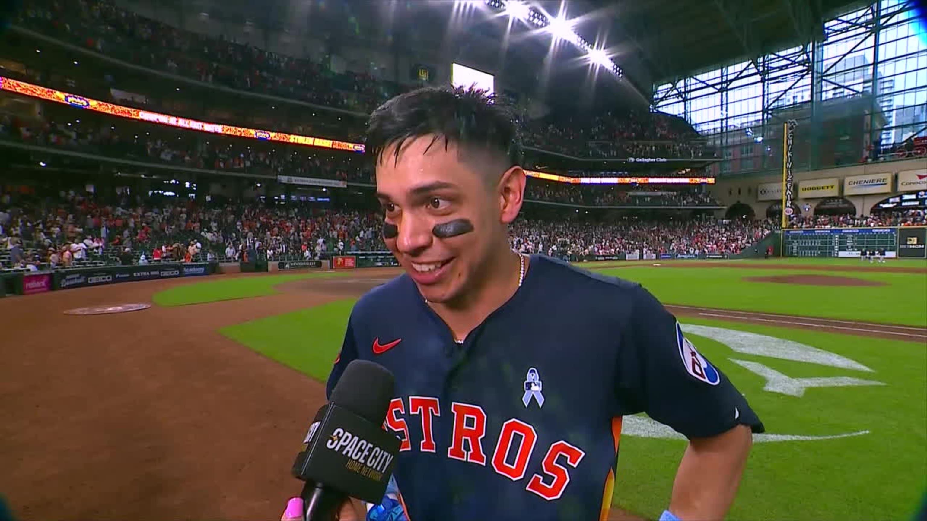 Mauricio Dubón's dogs get bobblehead for Dog Day at Daikin Park